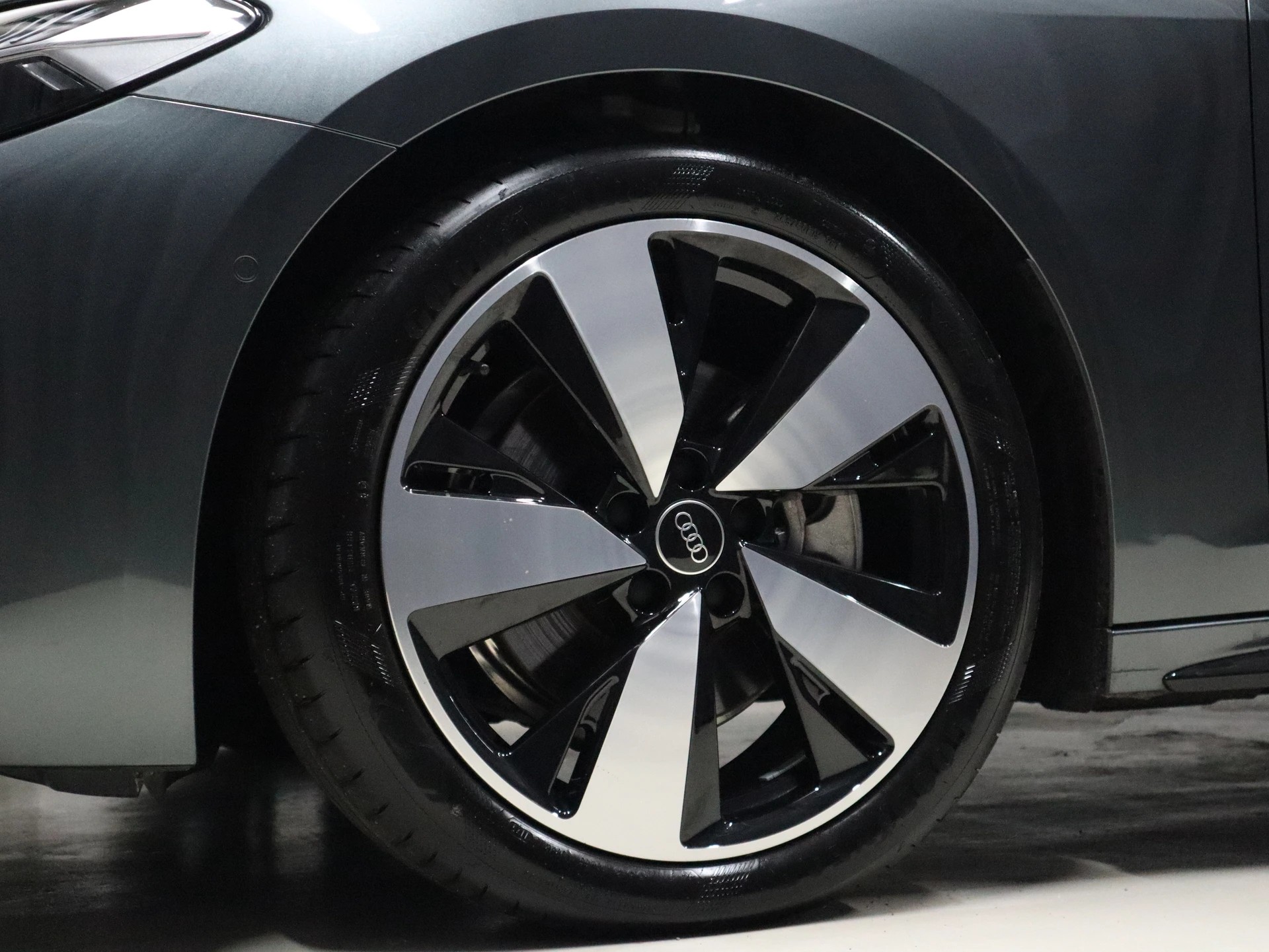 AUDI A5 Avant 2.0 TFSI S tronic S Line Edition - Navi - MMI Beifahrerdisplay - Matrix LED - Keyless - 360° Kamera - 204 PS-image-7