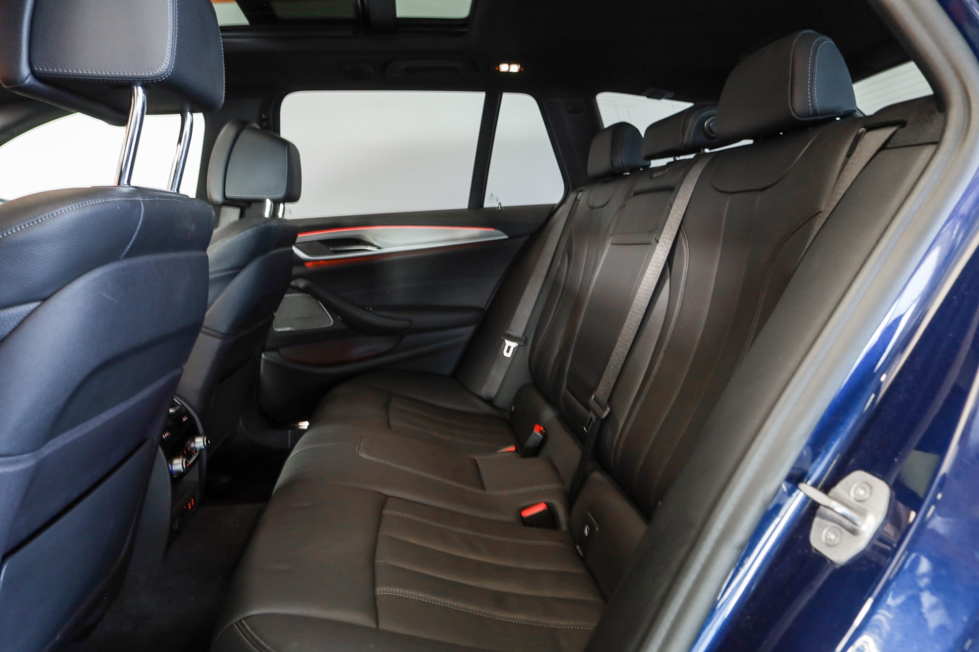 BMW 540d xDrive Pure M Sport Edition Steptronic-image-18