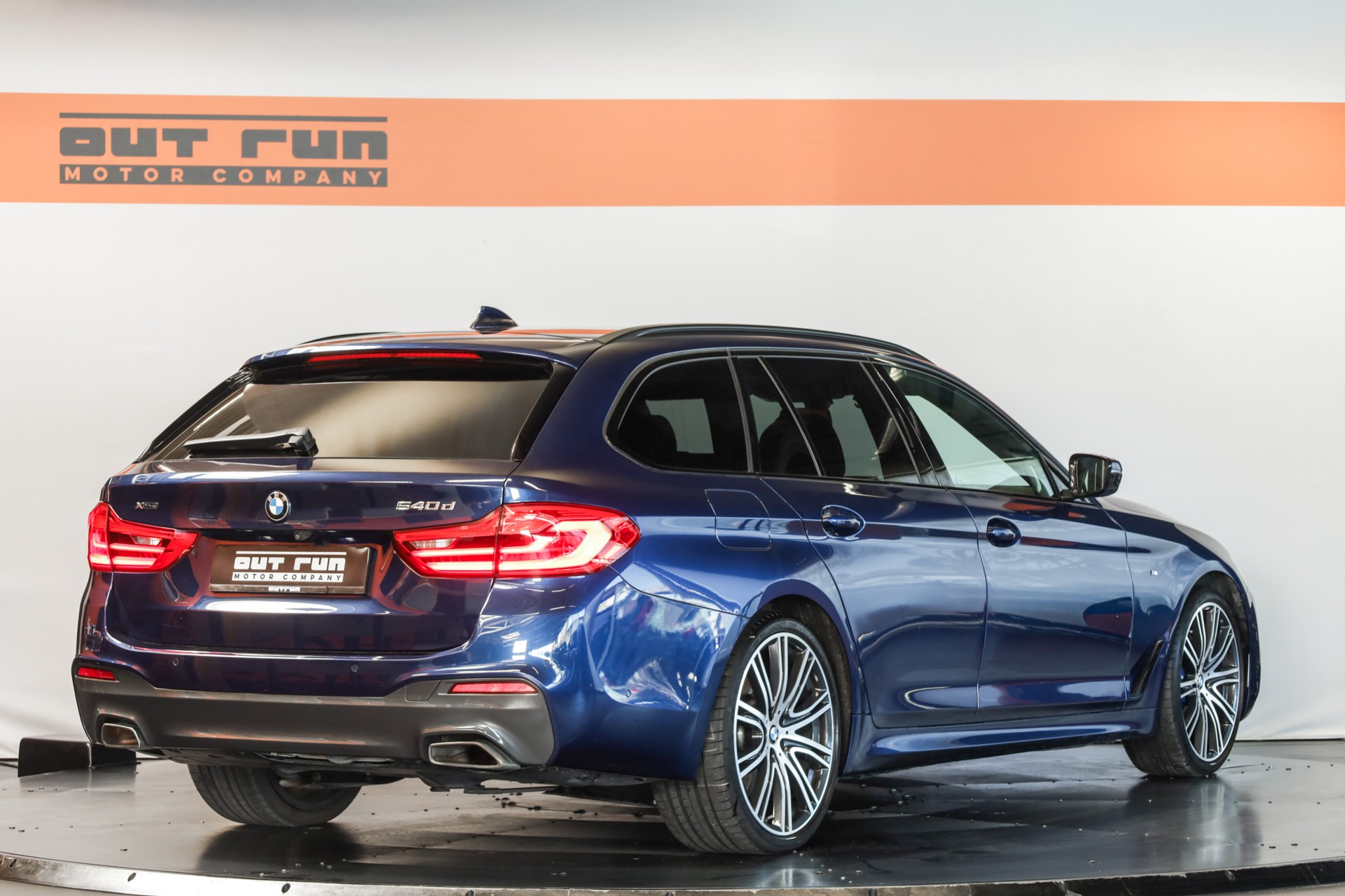 BMW 540d xDrive Pure M Sport Edition Steptronic-image-3