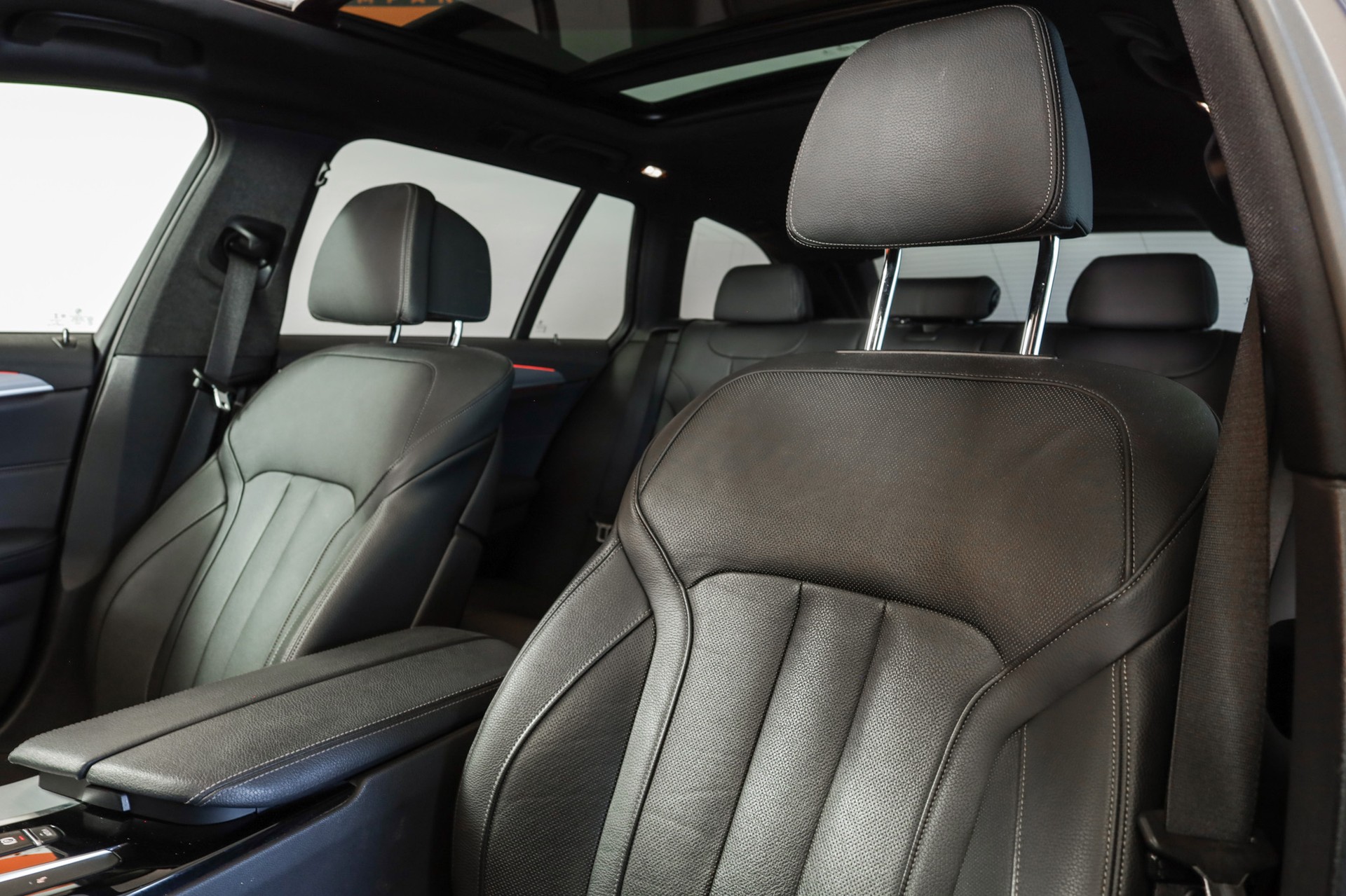 BMW 540d xDrive Pure M Sport Edition Steptronic-image-16