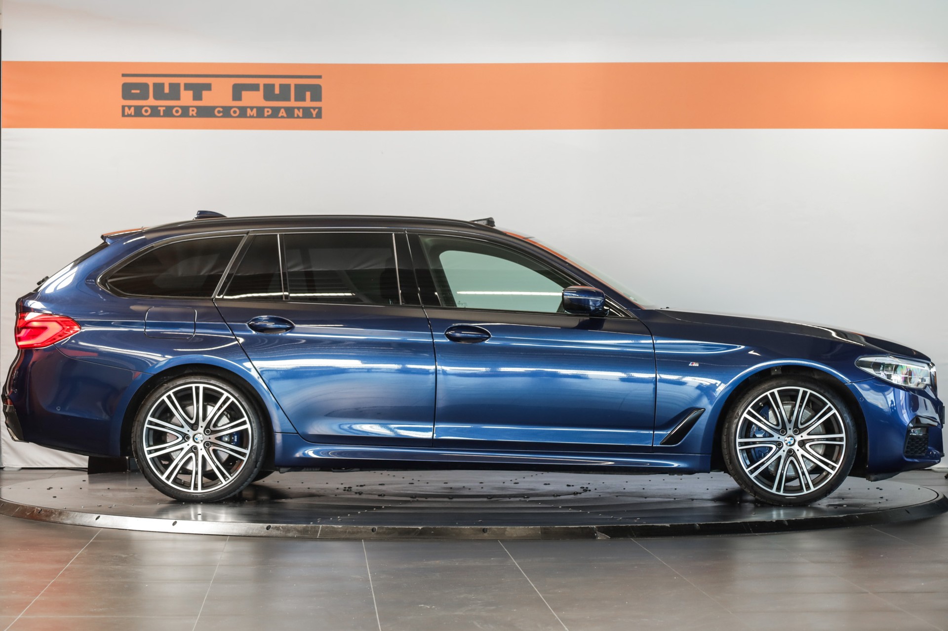 BMW 540d xDrive Pure M Sport Edition Steptronic-image-5