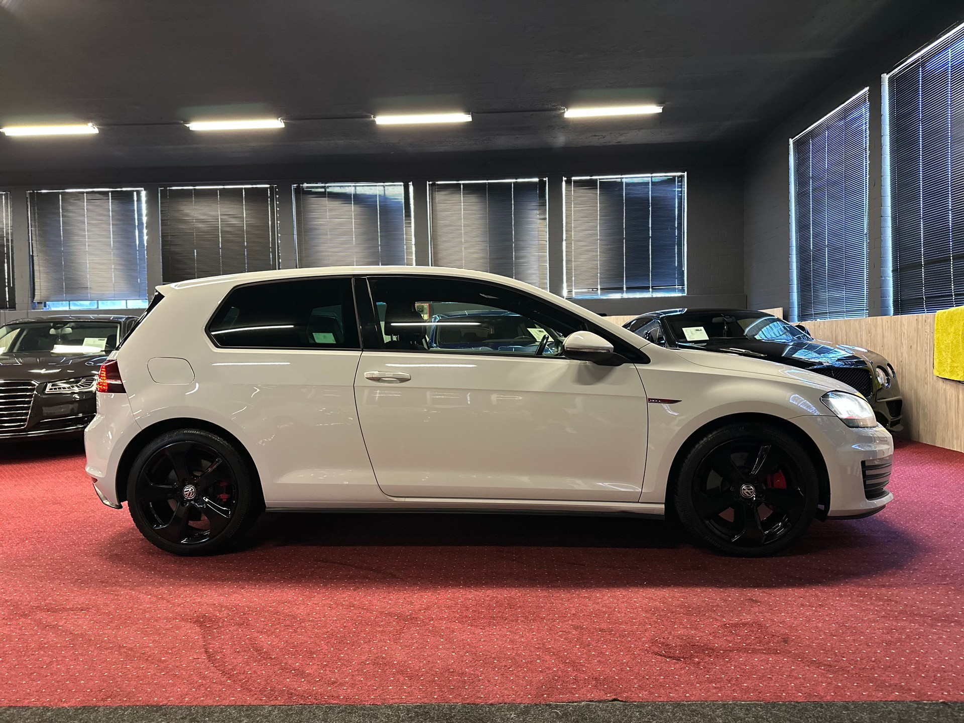 VW Golf 7 GTI Performance / ** Frisch ab MFK & Service **-showroom-element-3