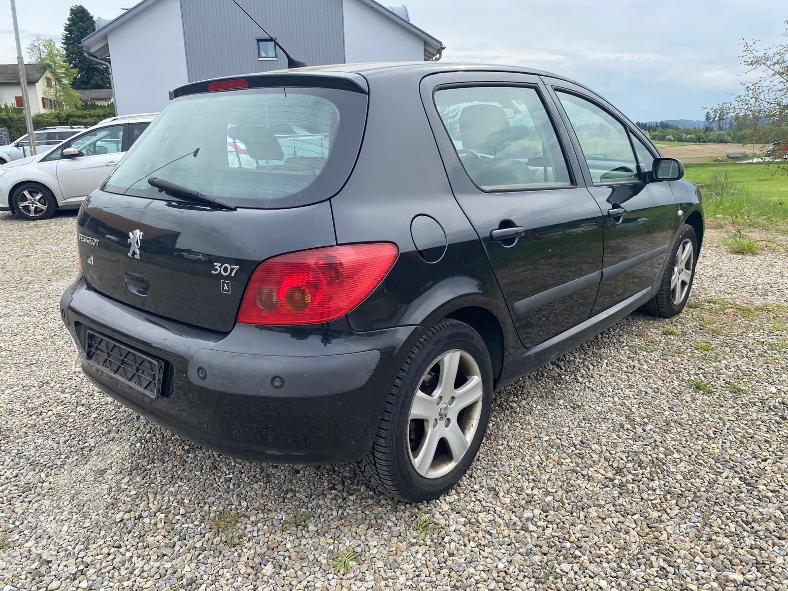 PEUGEOT 307 2.0 16V XT-image-4