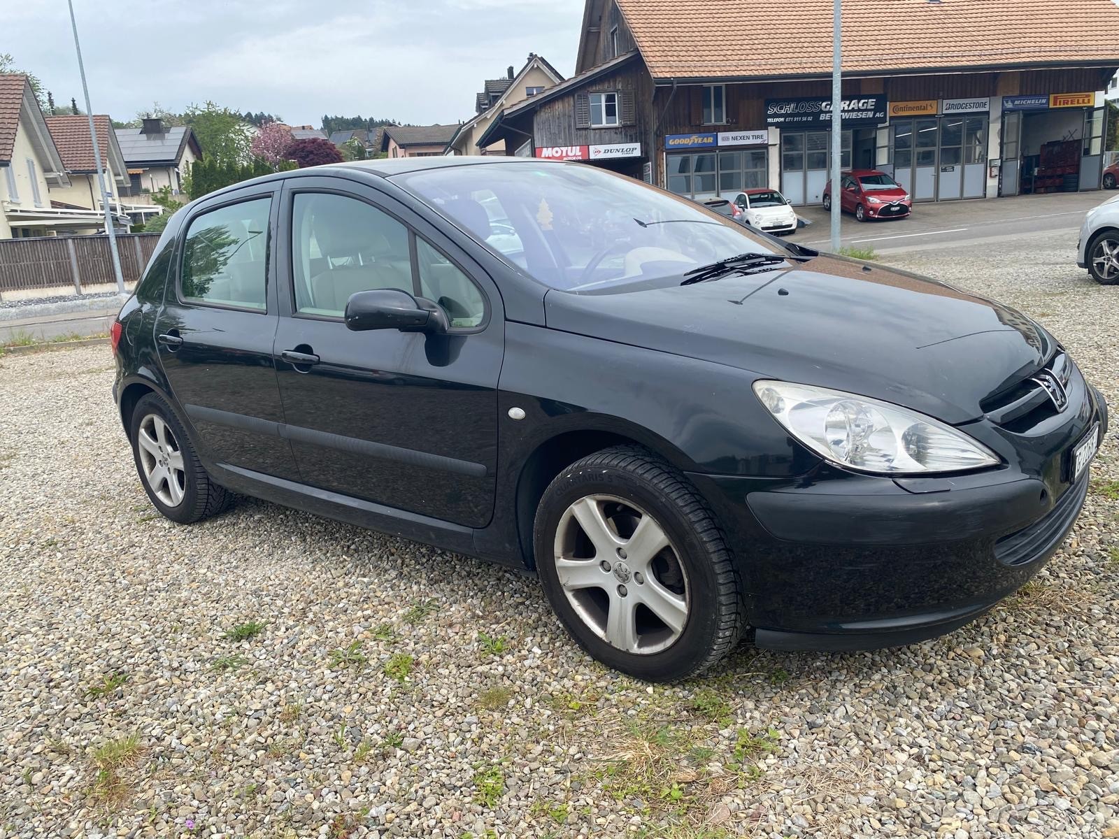 PEUGEOT 307 2.0 16V XT-image-1