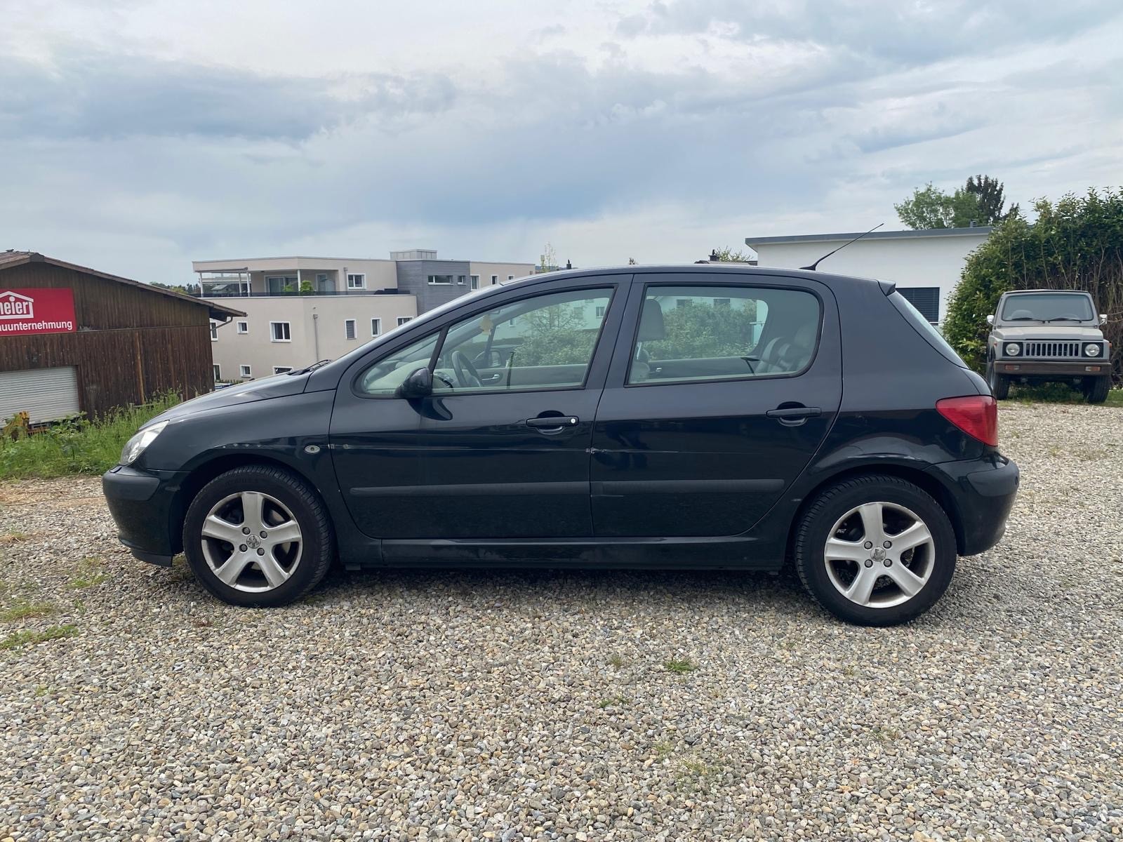 PEUGEOT 307 2.0 16V XT-image-3