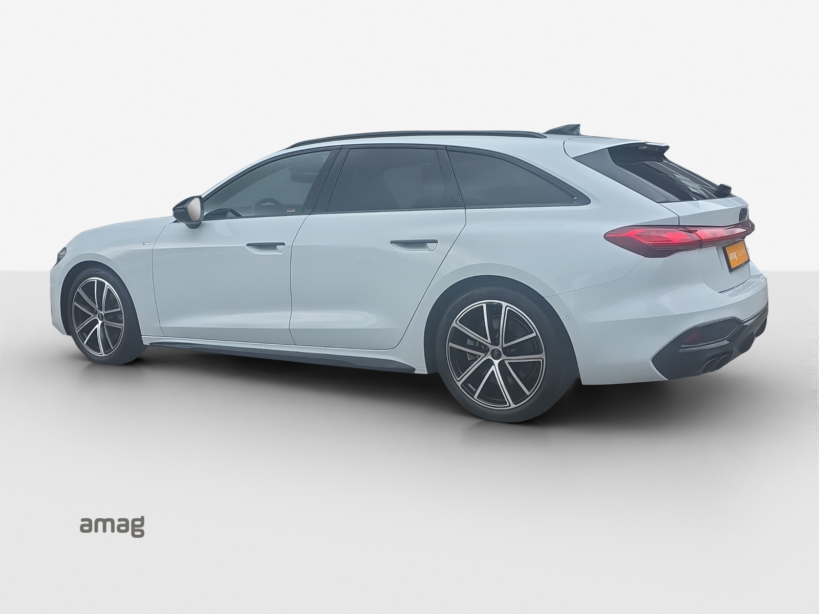 AUDI A5 Avant TDI quattro 150 kW S tronic-image-2