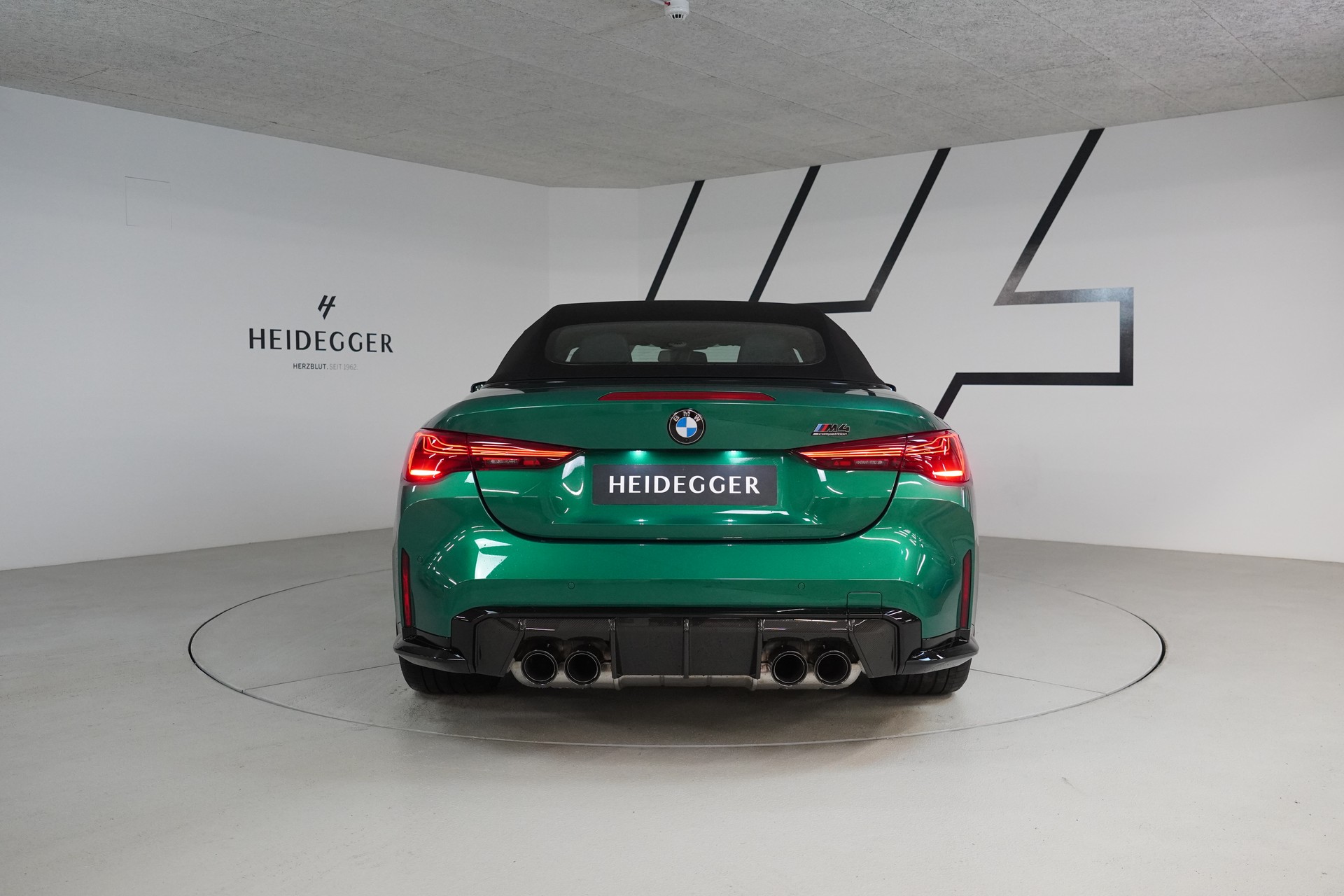 BMW M4 Cabrio Competition M xDrive-image-5