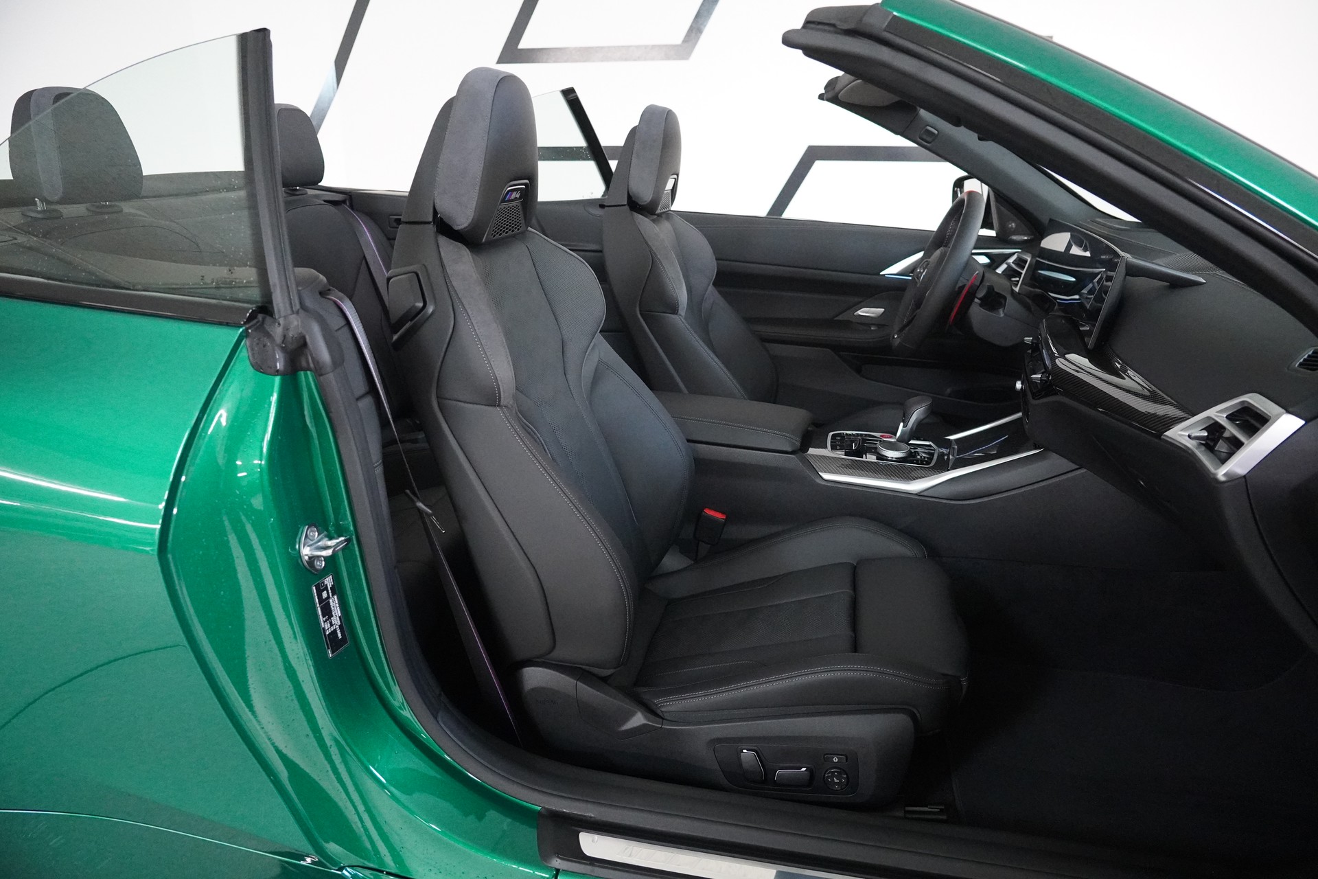 BMW M4 Cabrio Competition M xDrive-image-22