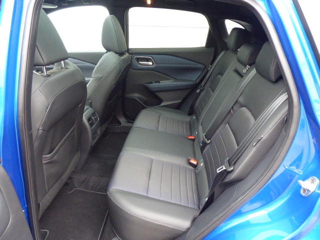 NISSAN Qashqai 1.3 DIG-T MHEV Tekna Xtronic 4x4-image-6