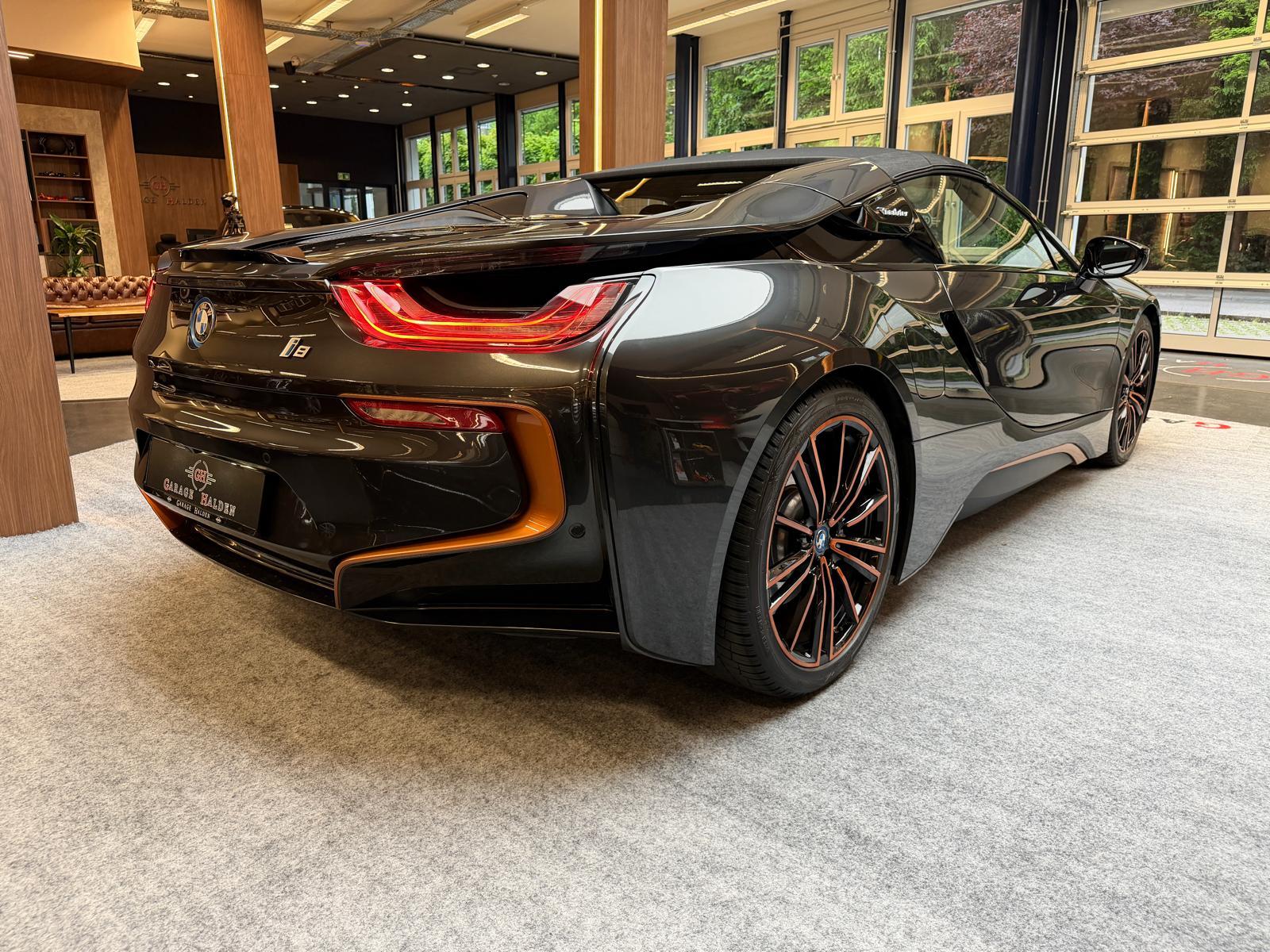 BMW i8 Roadster-image-10