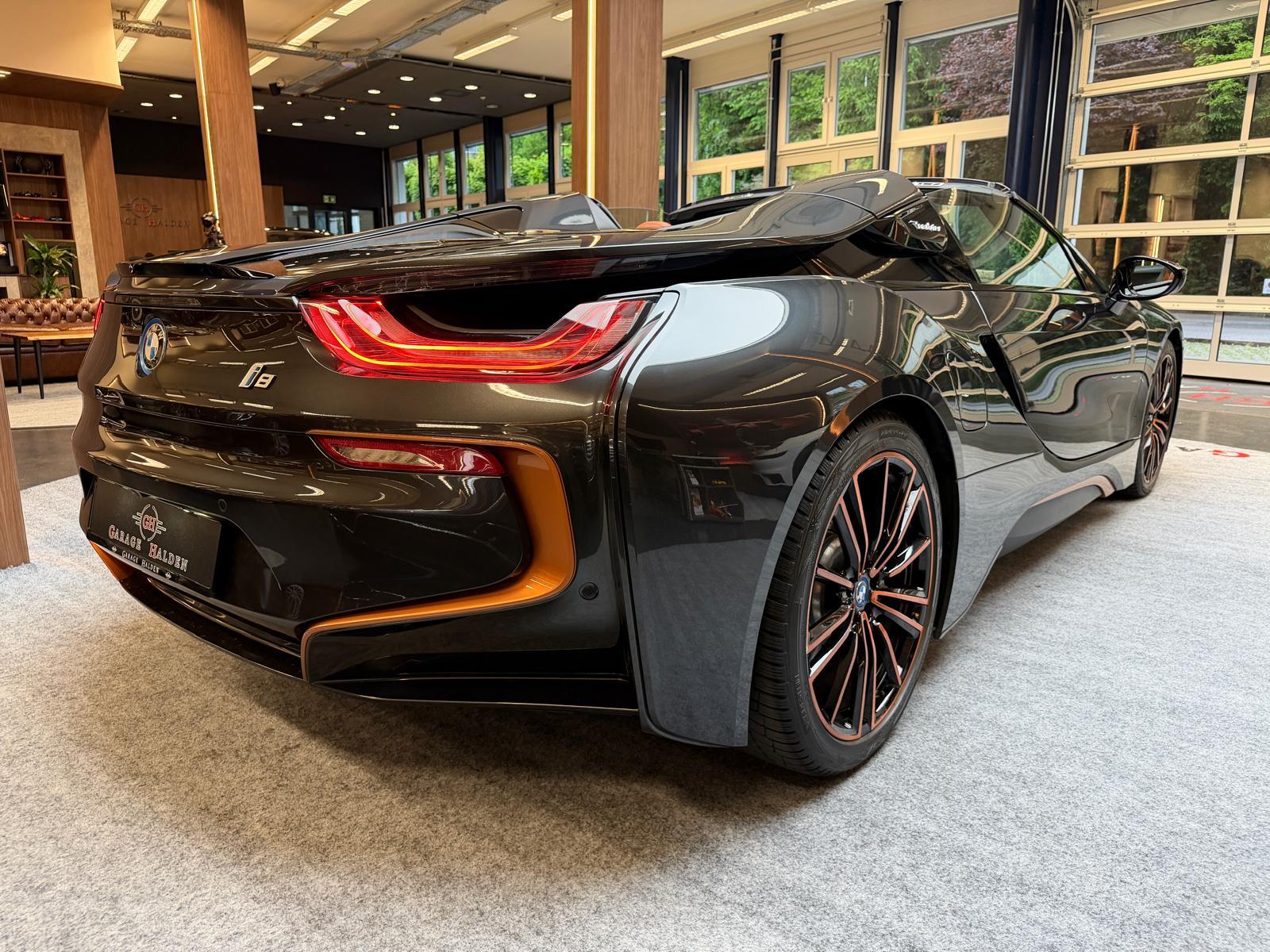 BMW i8 Roadster-image-11