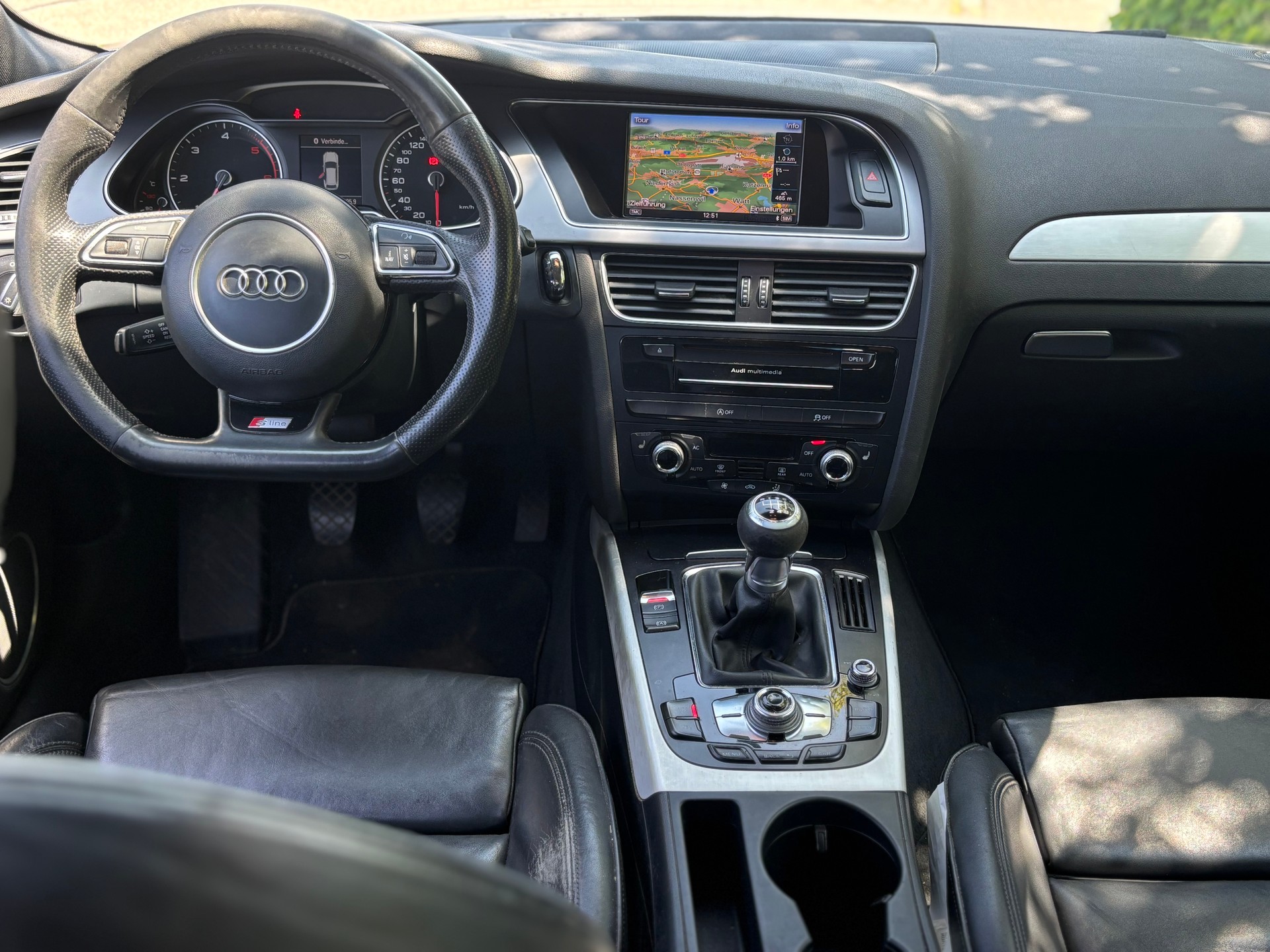 AUDI A4 Avant 3.0 TDI S-Line-image-5