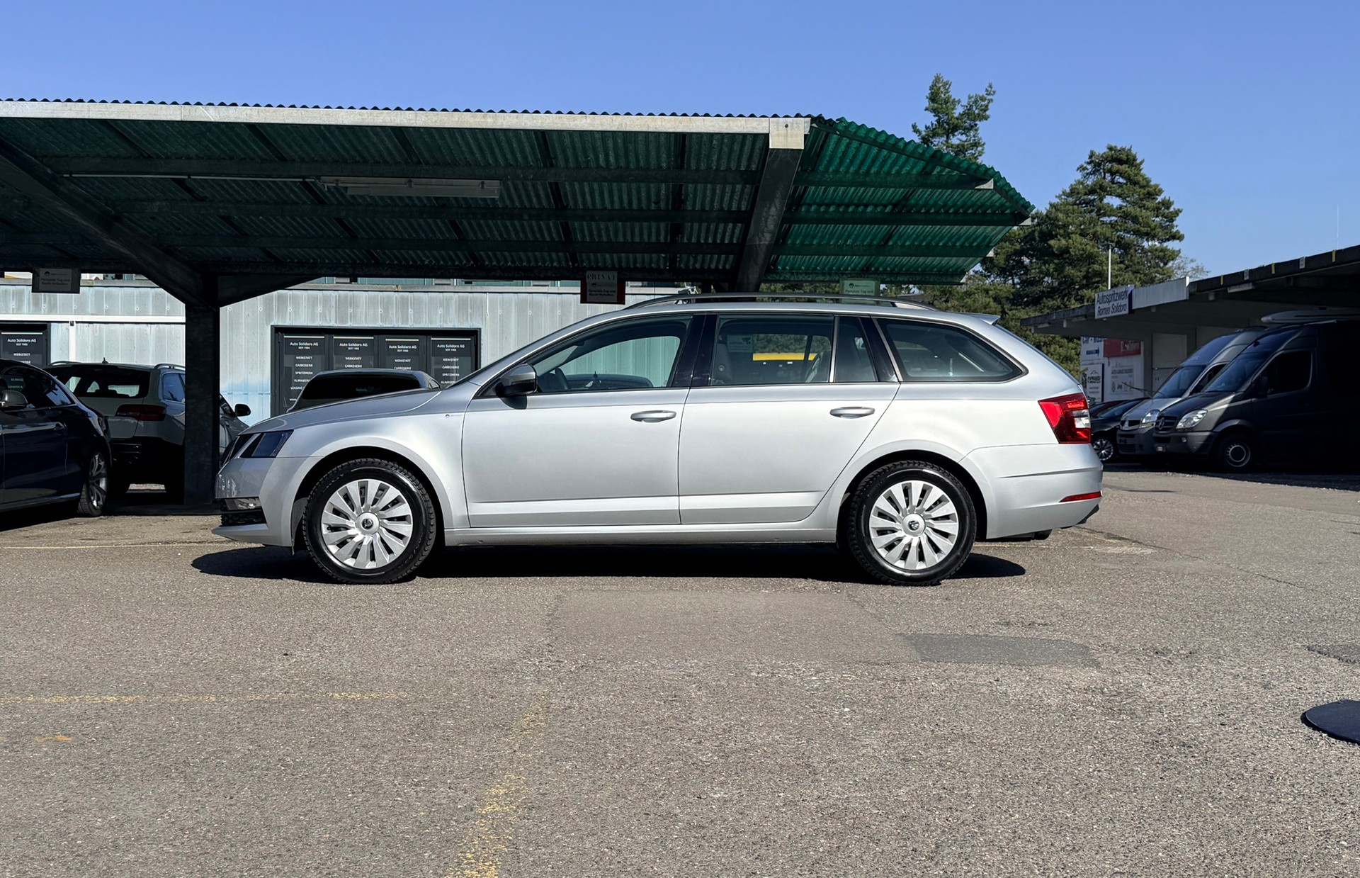 SKODA Octavia Combi 1.5 TSI Soleil DSG-Automat-showroom-element-1