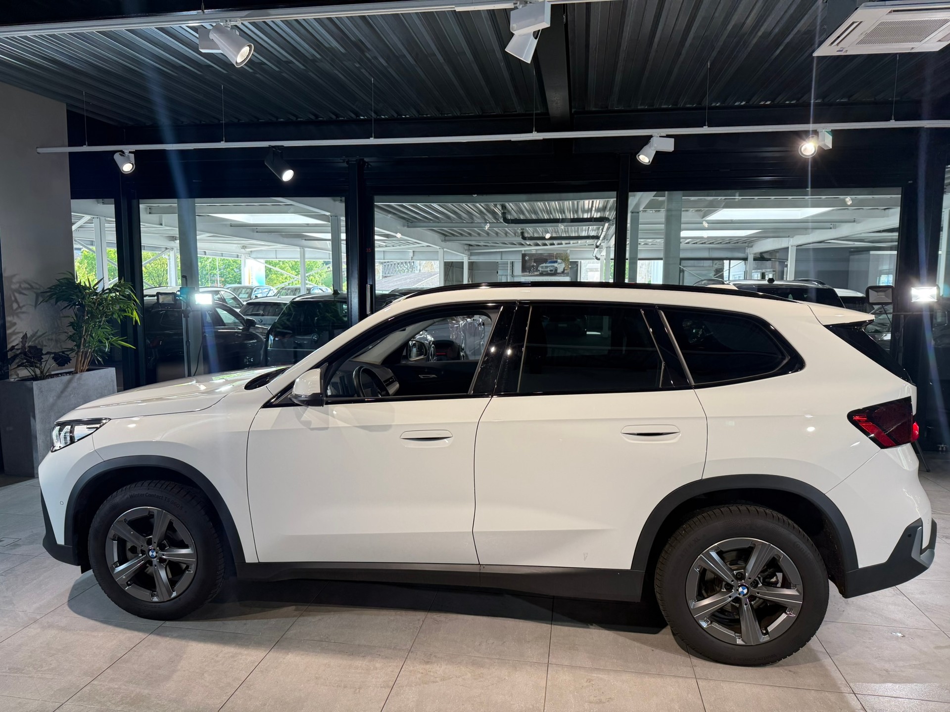 BMW X1 sDrive 18i-image-3