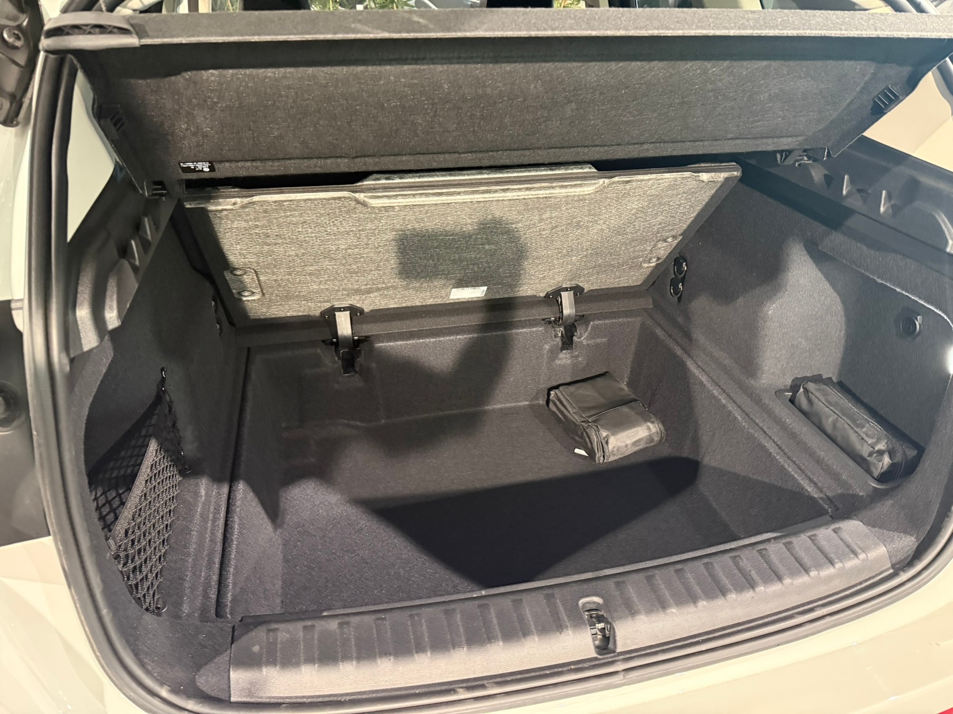 BMW X1 sDrive 18i-image-15