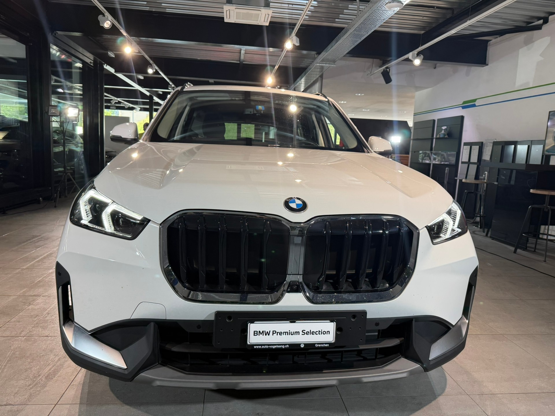 BMW X1 sDrive 18i-image-2