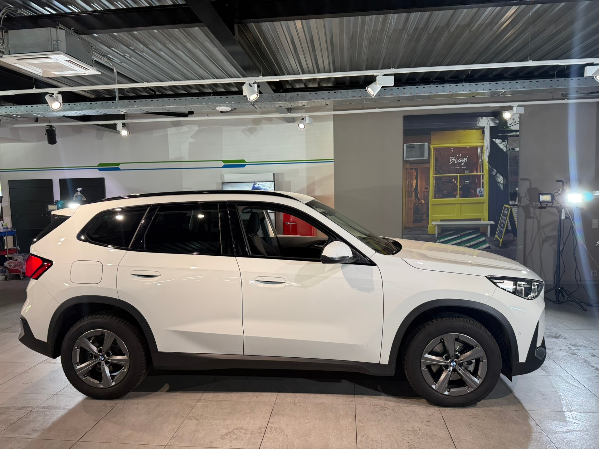 BMW X1 sDrive 18i-image-7