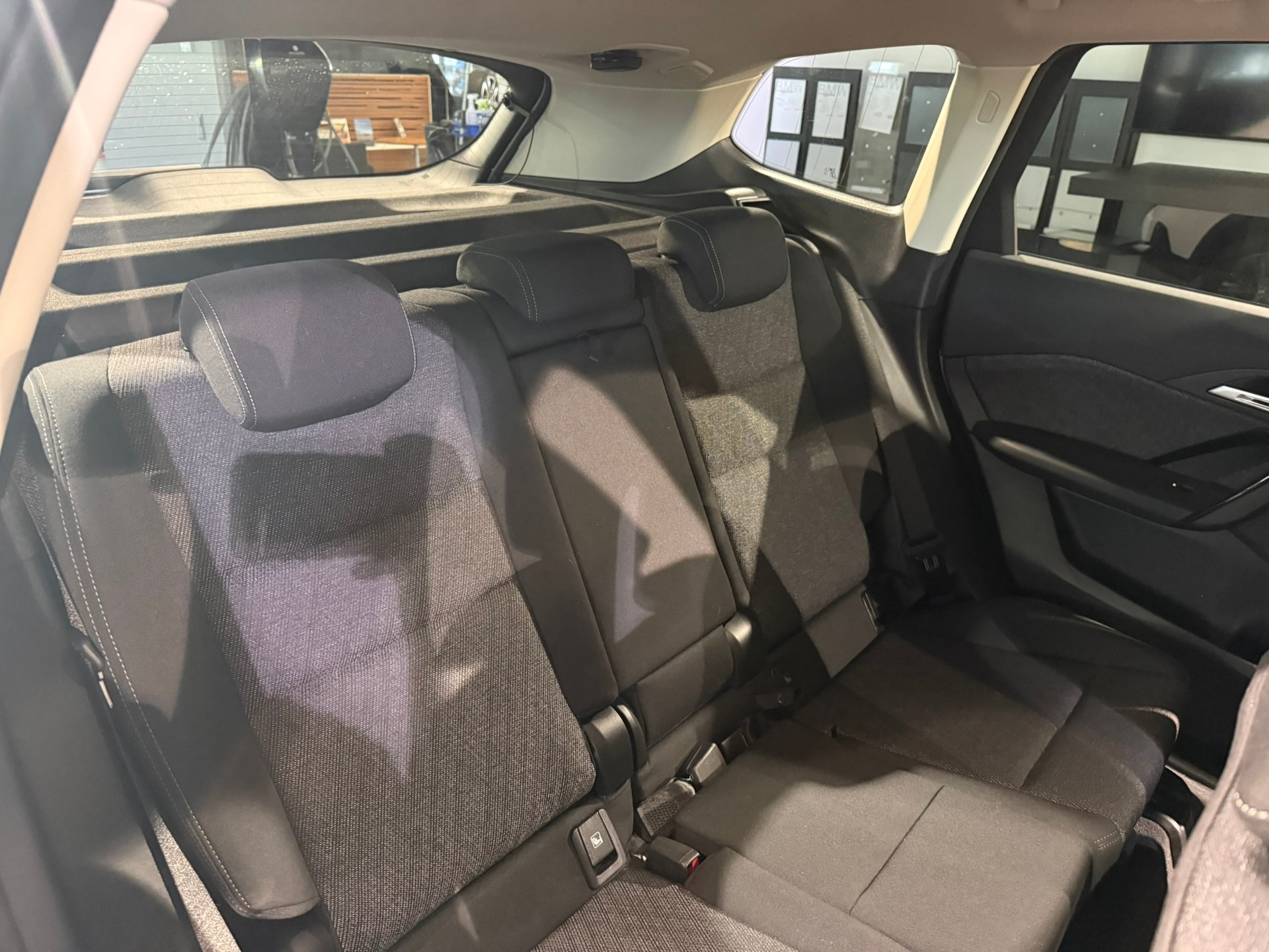 BMW X1 sDrive 18i-image-18