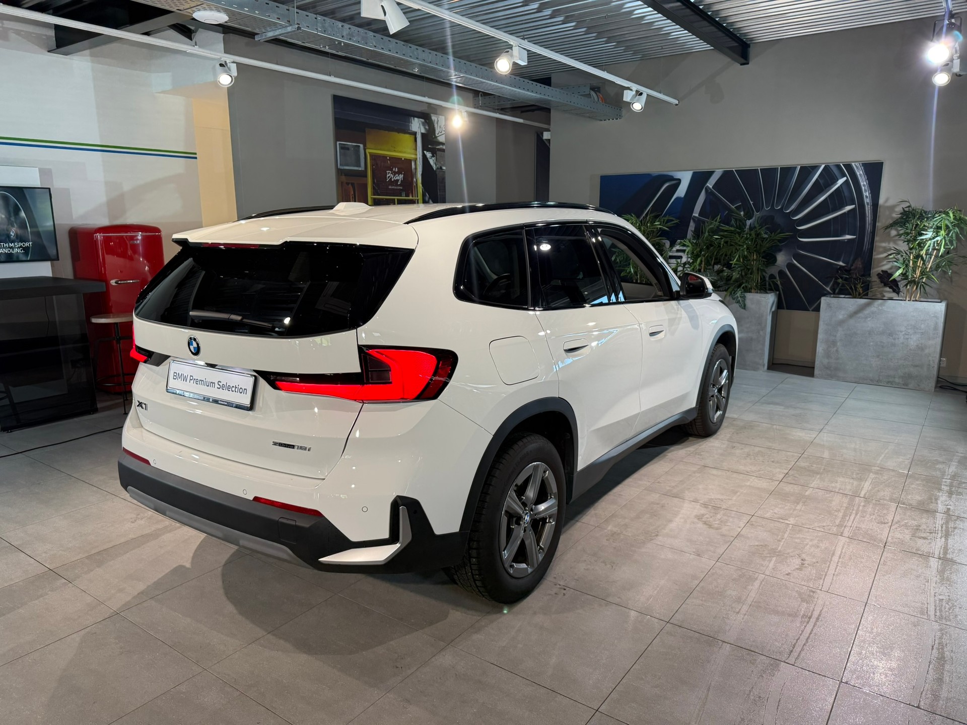 BMW X1 sDrive 18i-image-6