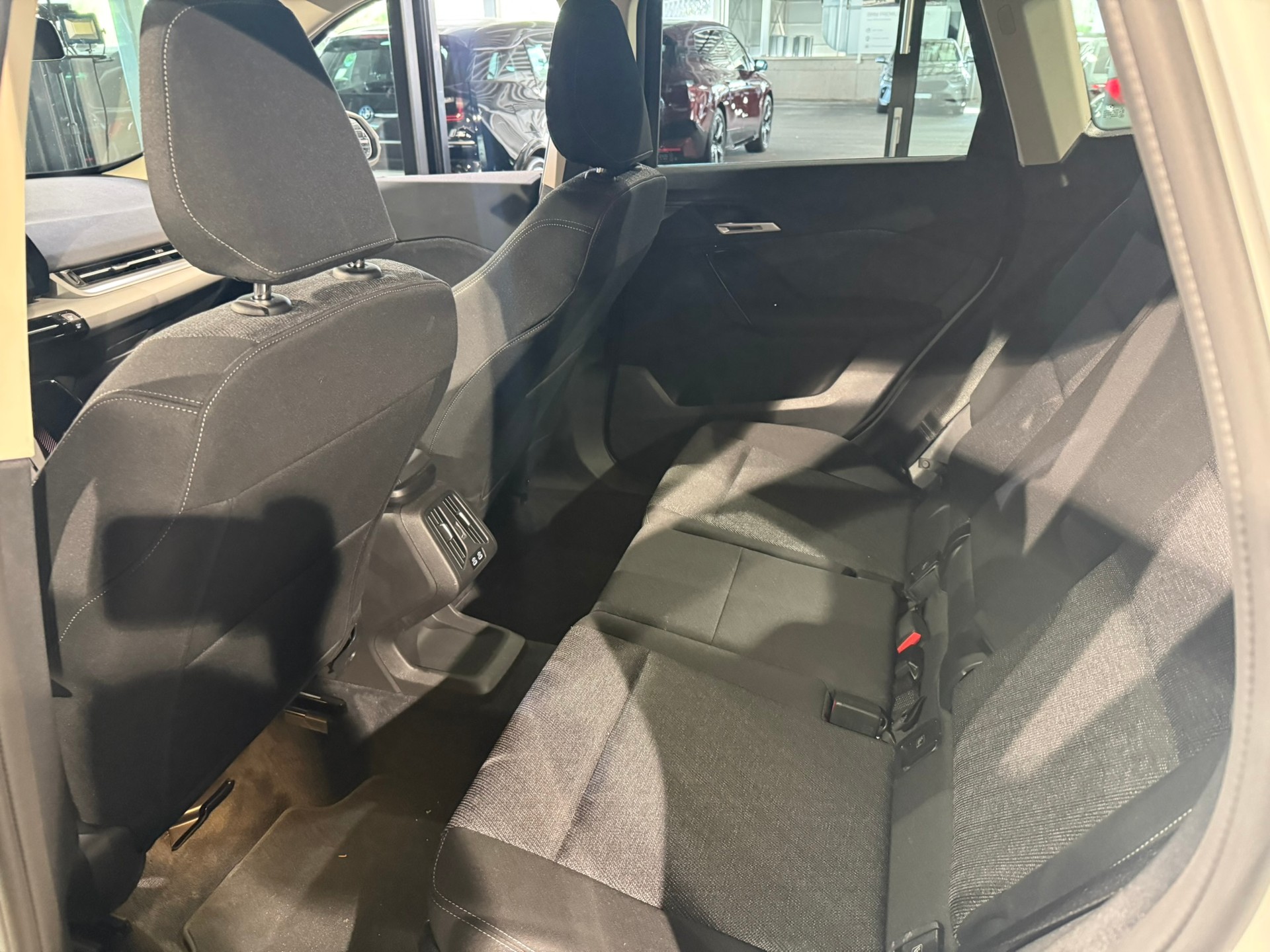 BMW X1 sDrive 18i-image-13