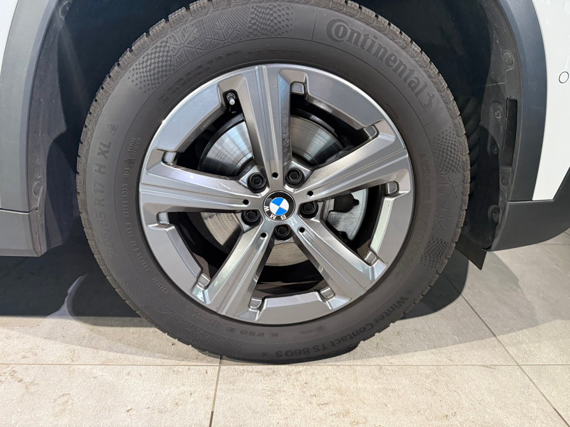BMW X1 sDrive 18i-image-11