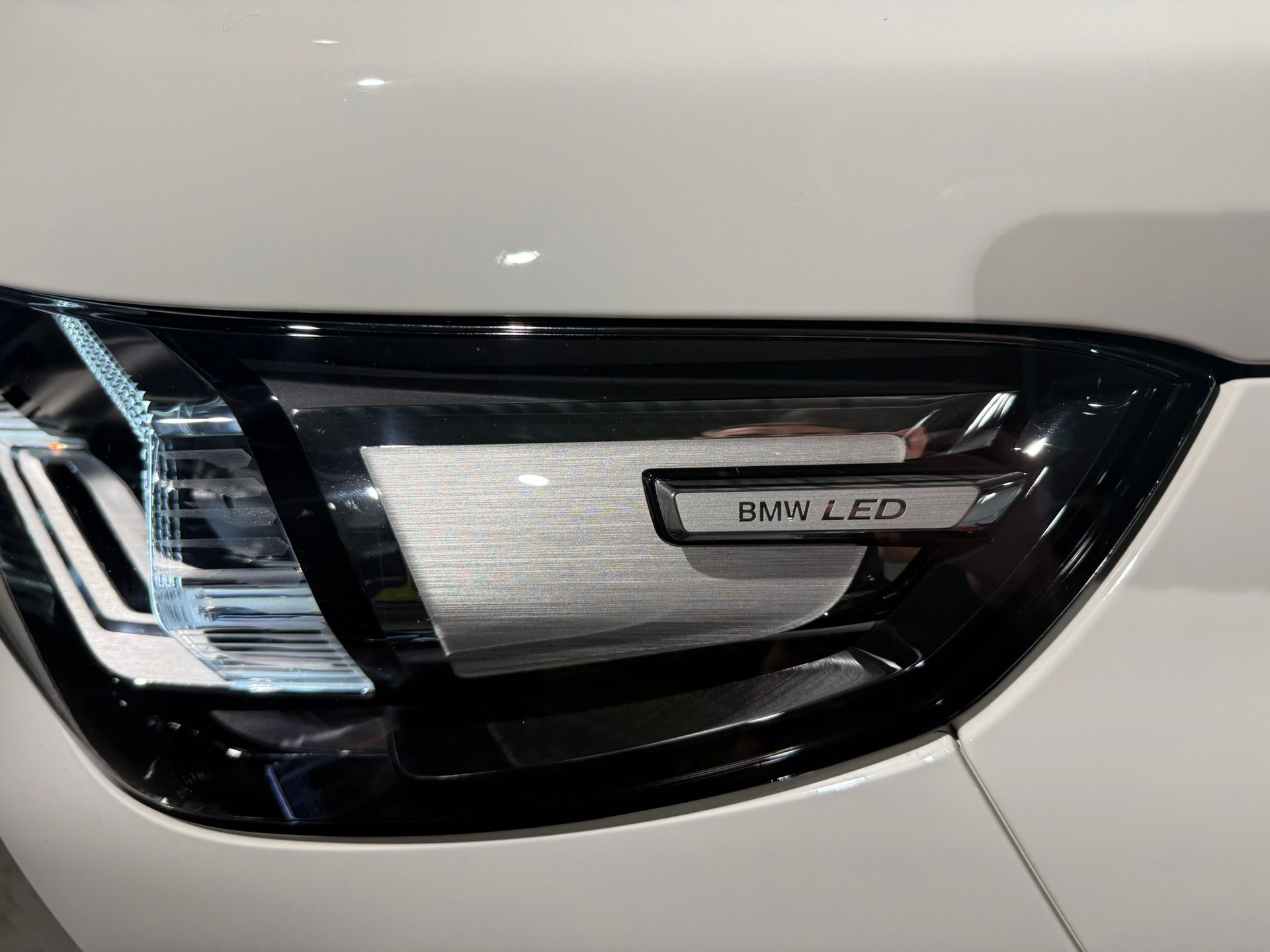 BMW X1 sDrive 18i-image-23