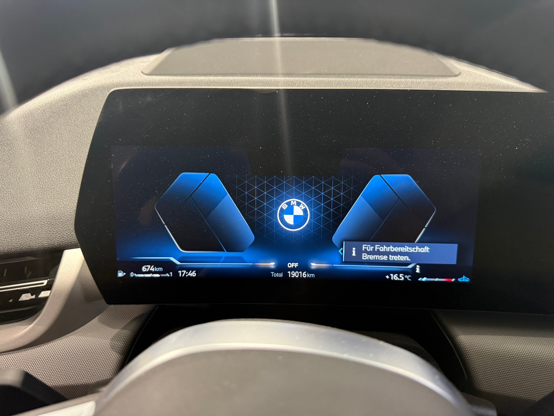 BMW X1 sDrive 18i-image-28