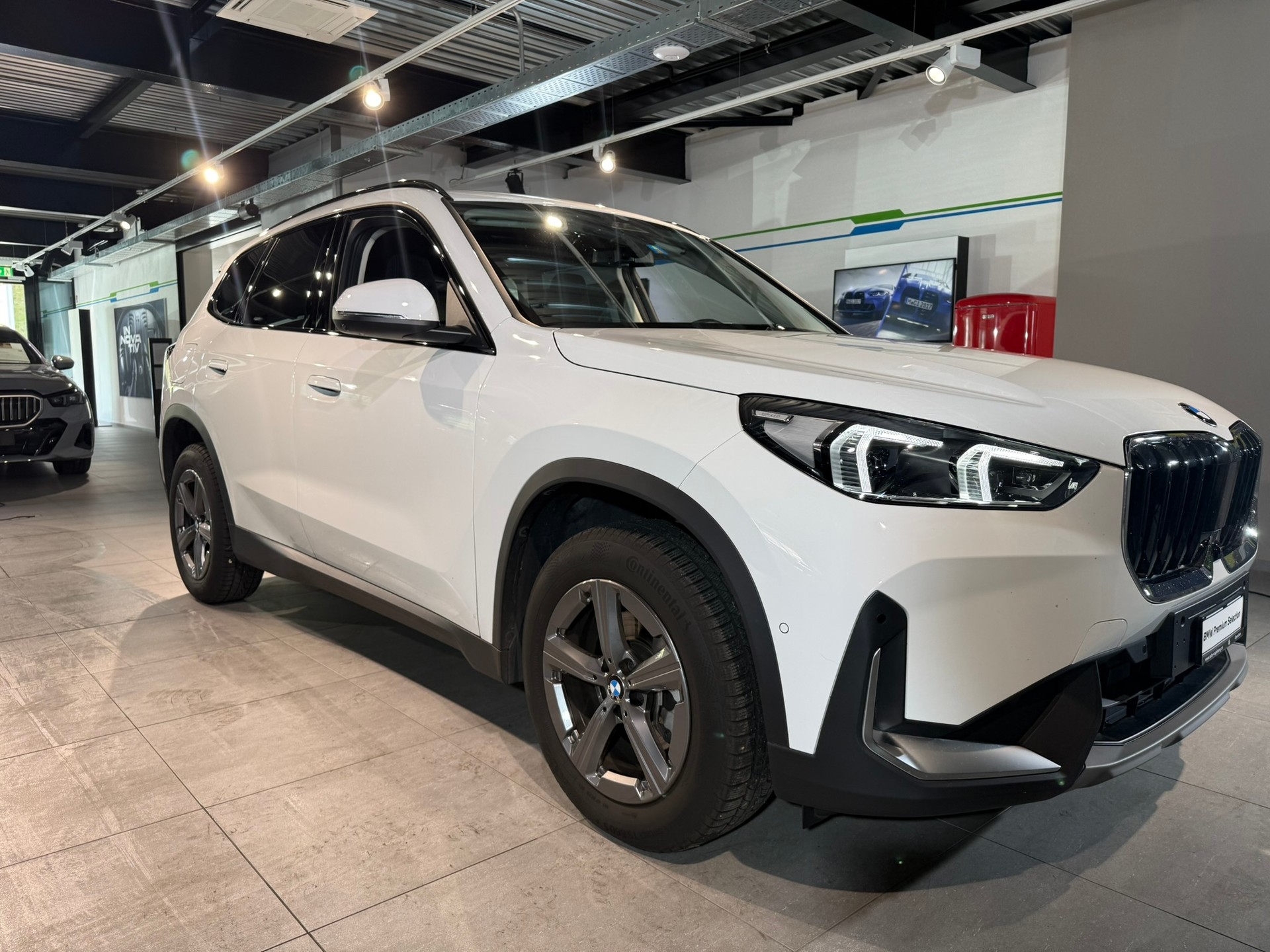 BMW X1 sDrive 18i-image-0