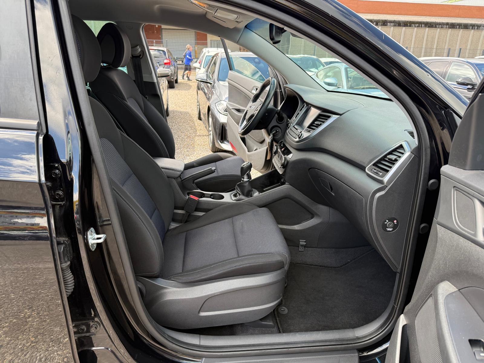 HYUNDAI Tucson 1.6 T-GDi Amplia 2WD-image-10