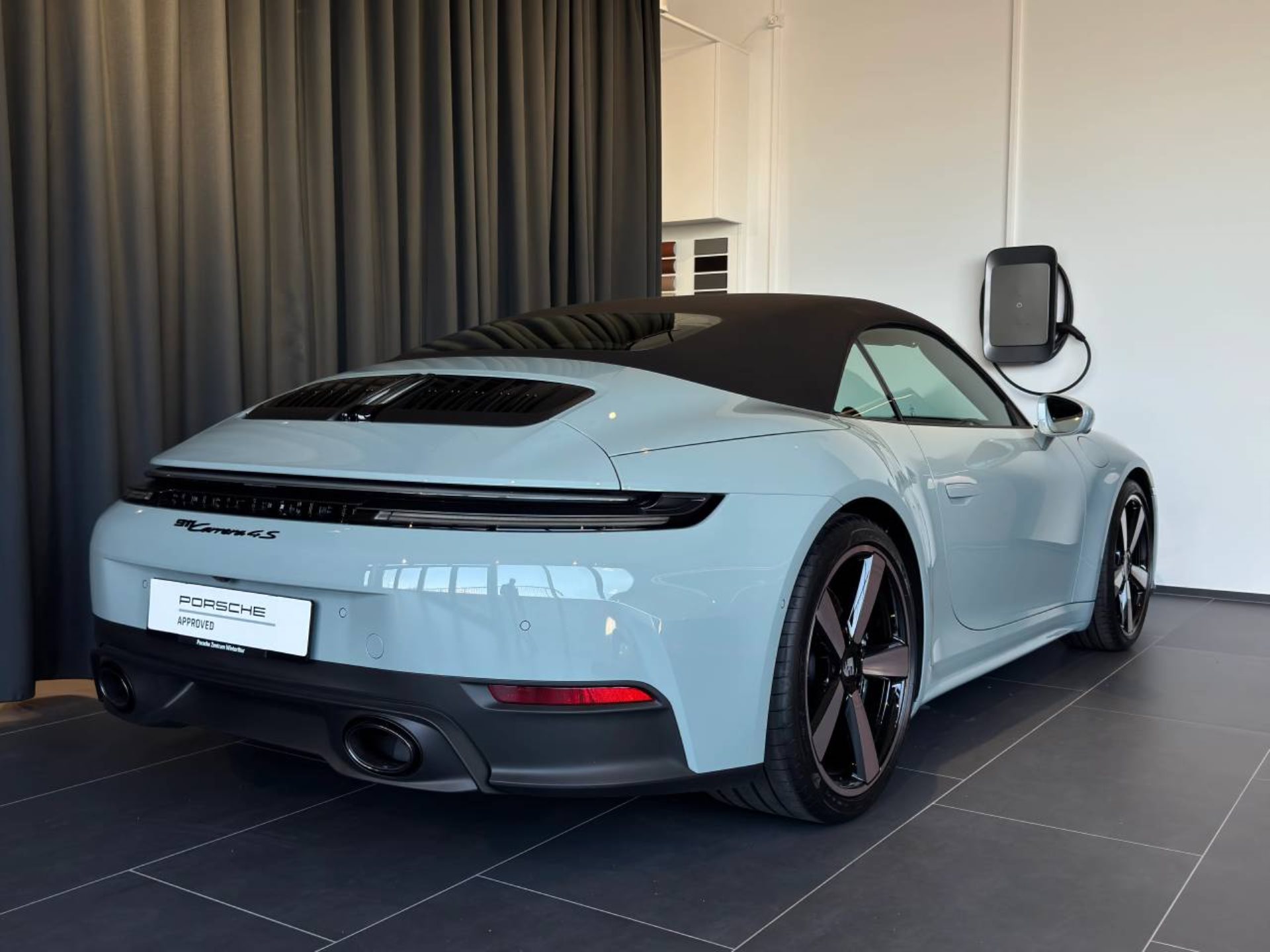 PORSCHE 911 Carrera 4S Cabriolet-image-6