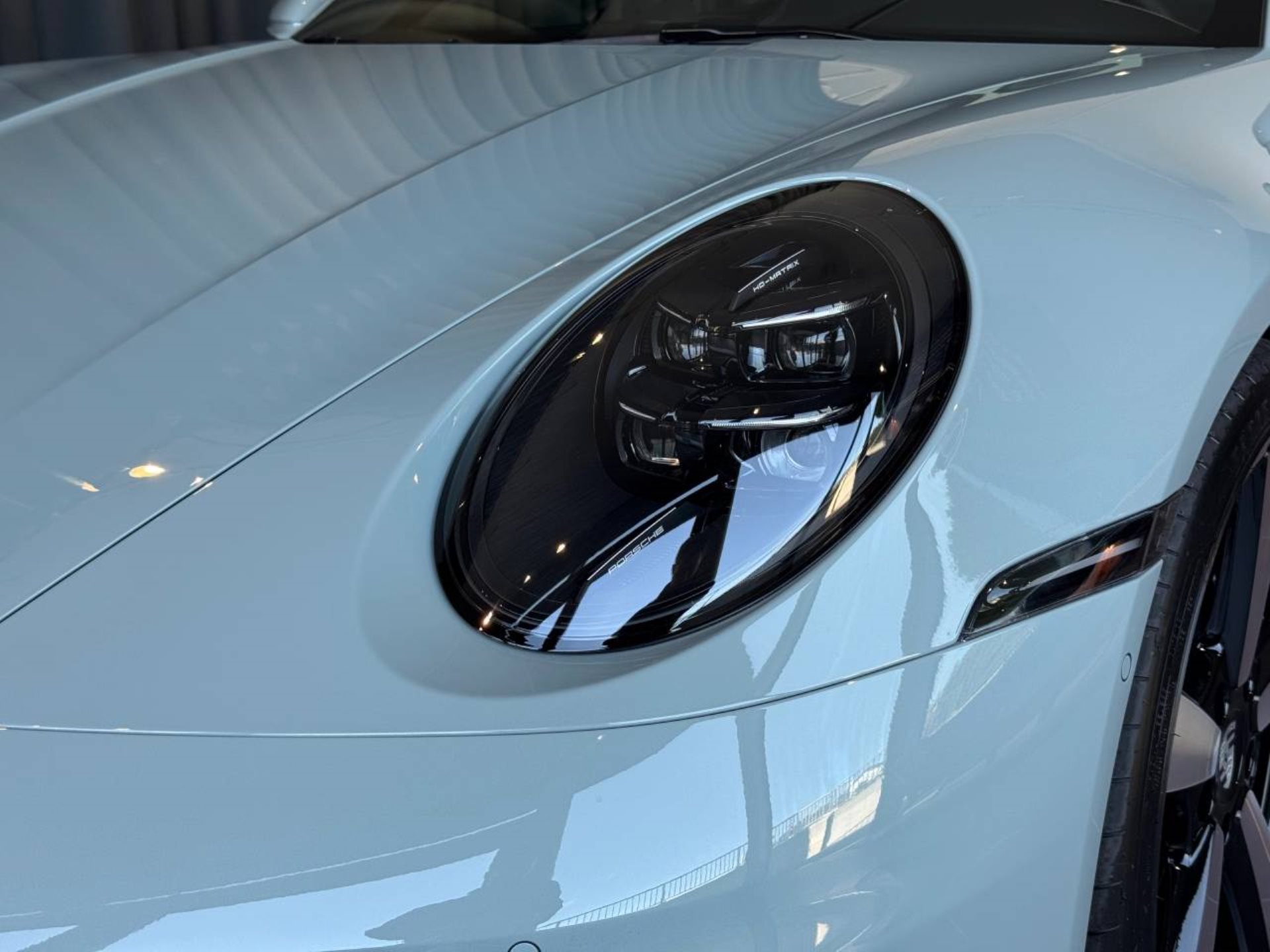 PORSCHE 911 Carrera 4S Cabriolet-image-12