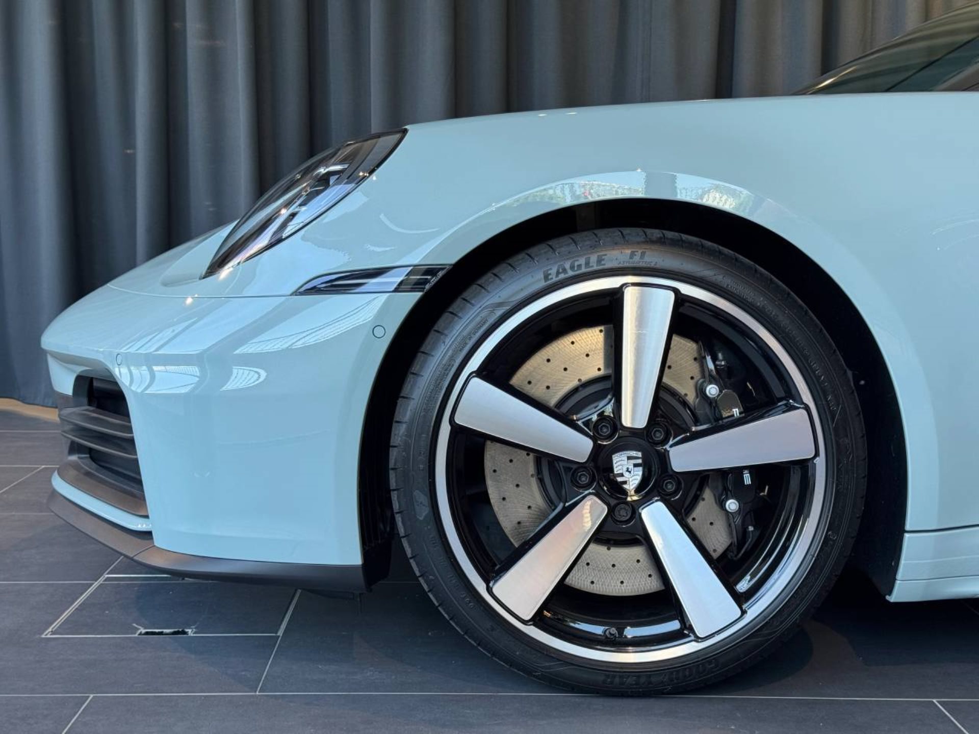 PORSCHE 911 Carrera 4S Cabriolet-image-10