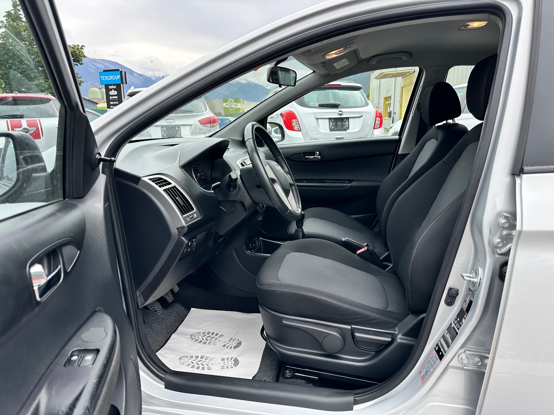 HYUNDAI i20 1.2 Comfort-image-8