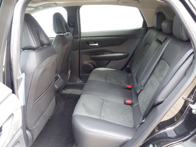 NISSAN Ariya 87 kWh e-4orce Evolve Allrad-image-5