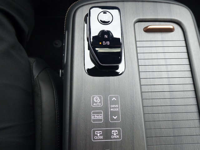 NISSAN Ariya 87 kWh e-4orce Evolve Allrad-image-15
