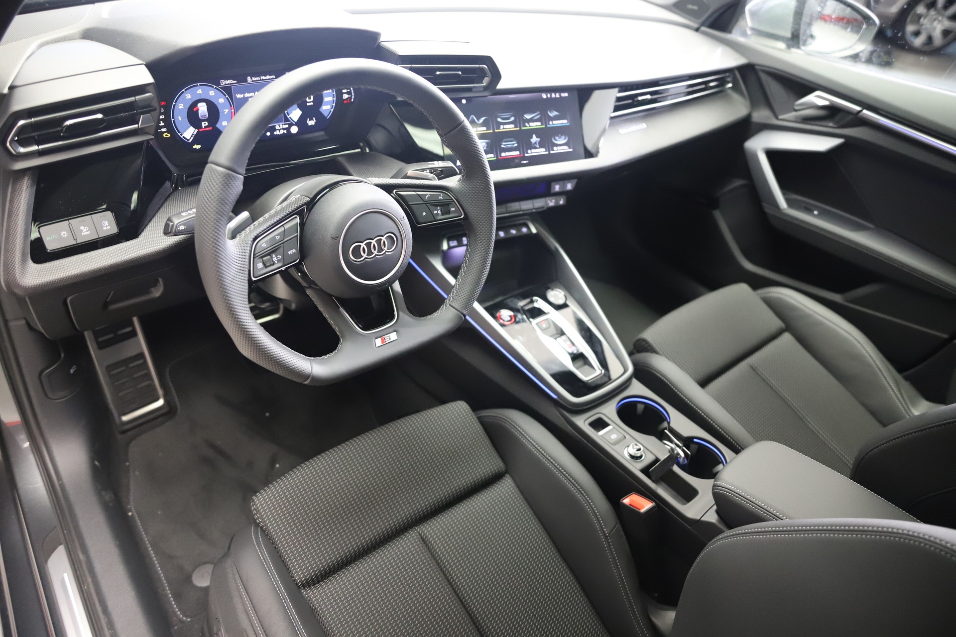 AUDI S3 Sportback TFSI quattro S-tronic-image-6