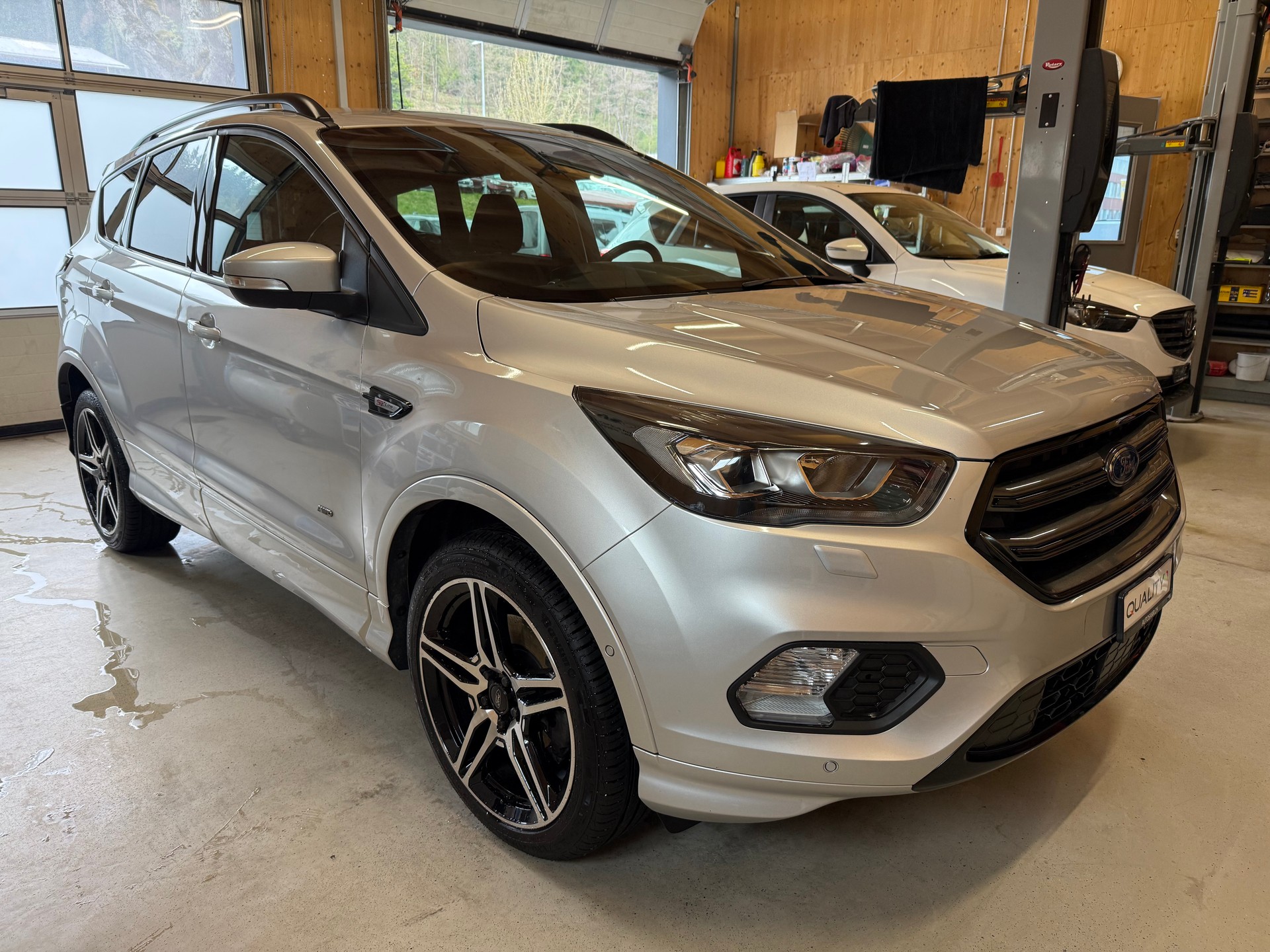 FORD Kuga 1.5 SCTi ST Line High 4WD Automatic-image-2