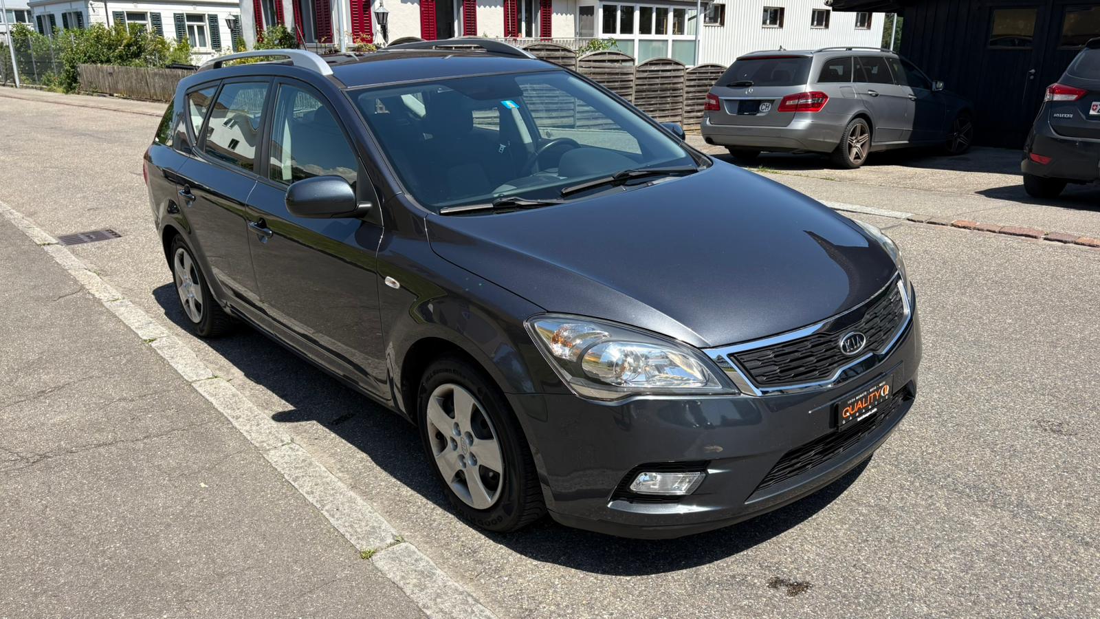 KIA Cee'd Sporty Wagon 1.6 CRDi Trend Automatic-image-2