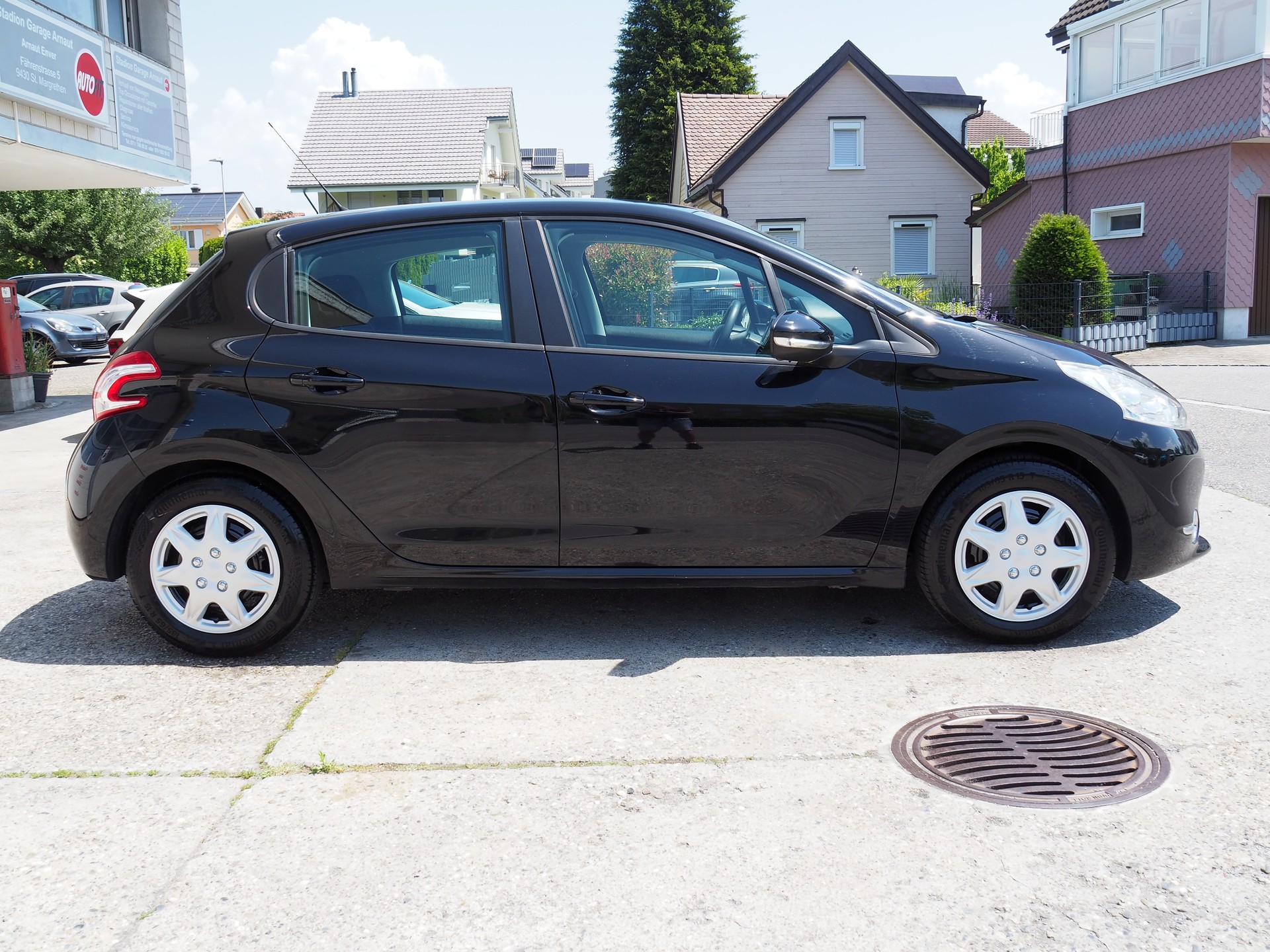 PEUGEOT 208 1.2 VTI Active-image-5