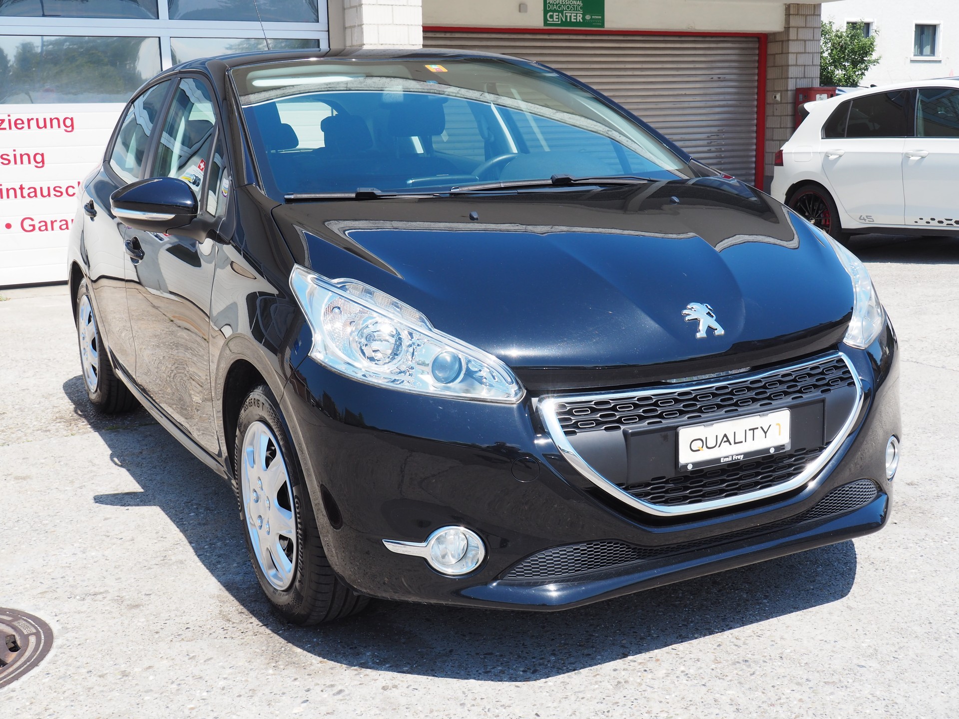 PEUGEOT 208 1.2 VTI Active-image-3