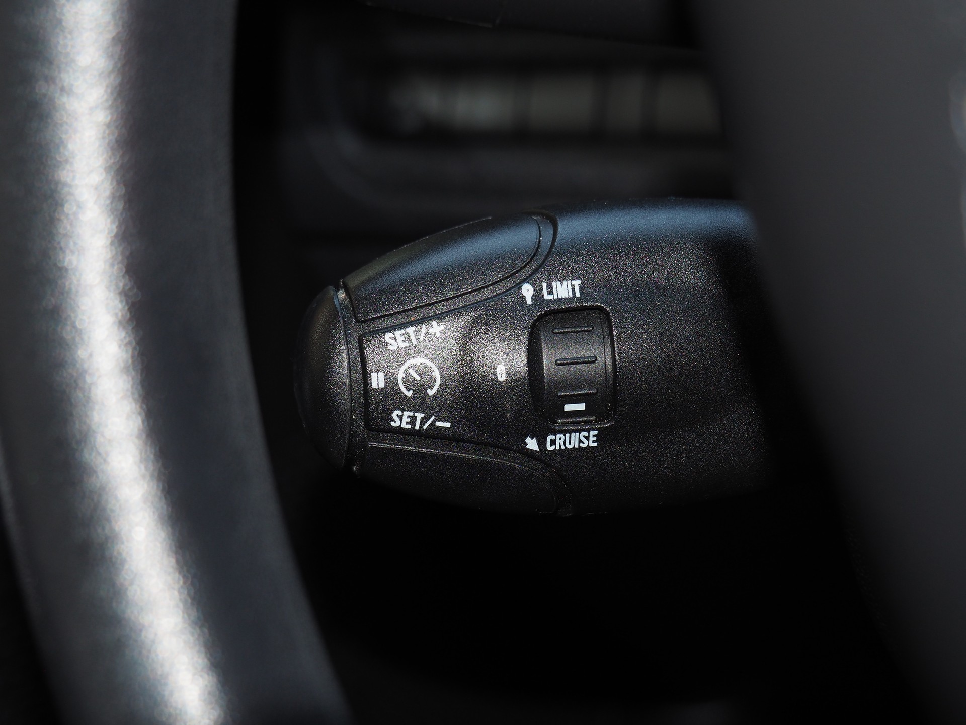 PEUGEOT 208 1.2 VTI Active-image-13