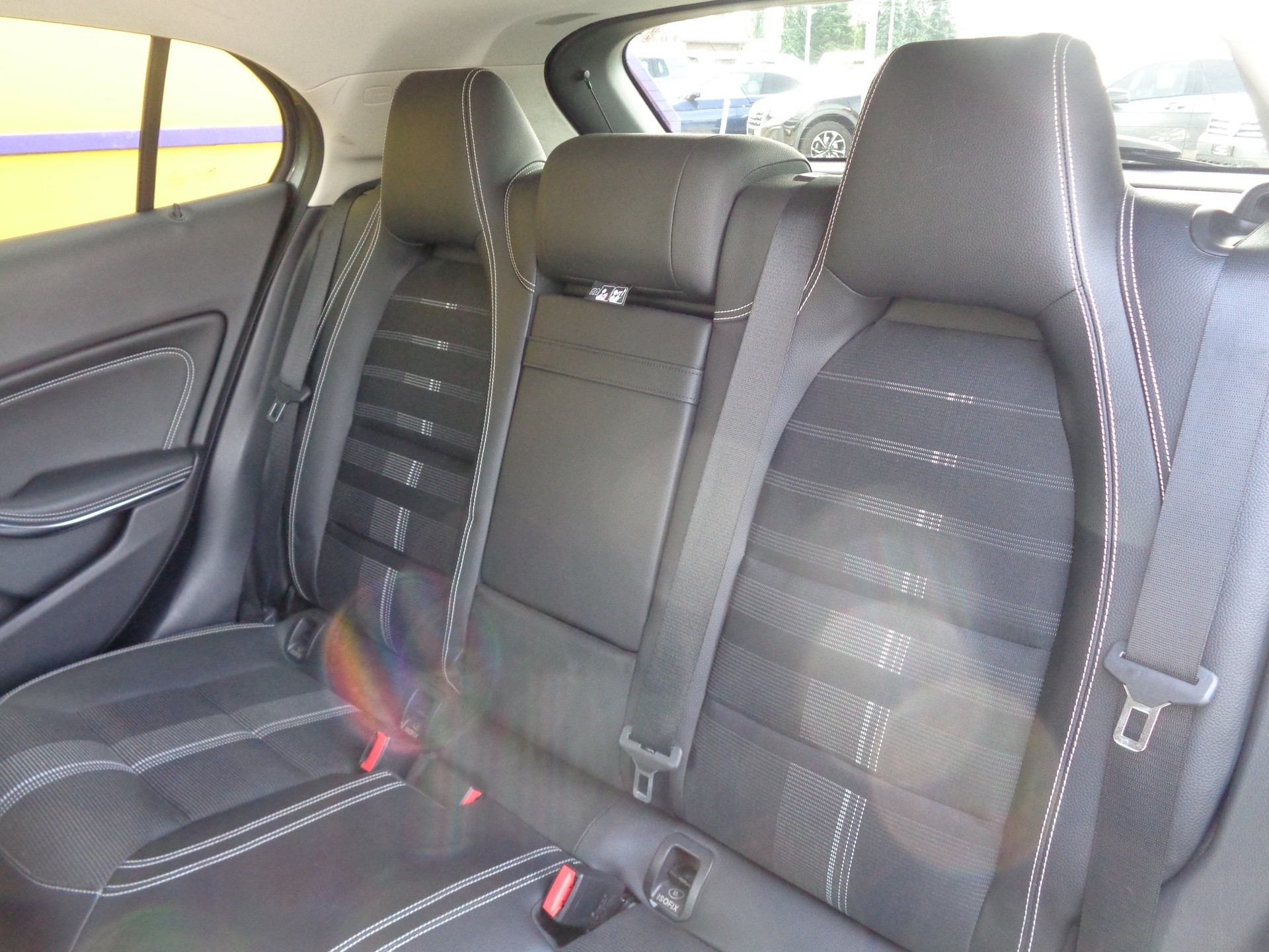 MERCEDES-BENZ GLA 200 Night Star 7G-DCT-image-11