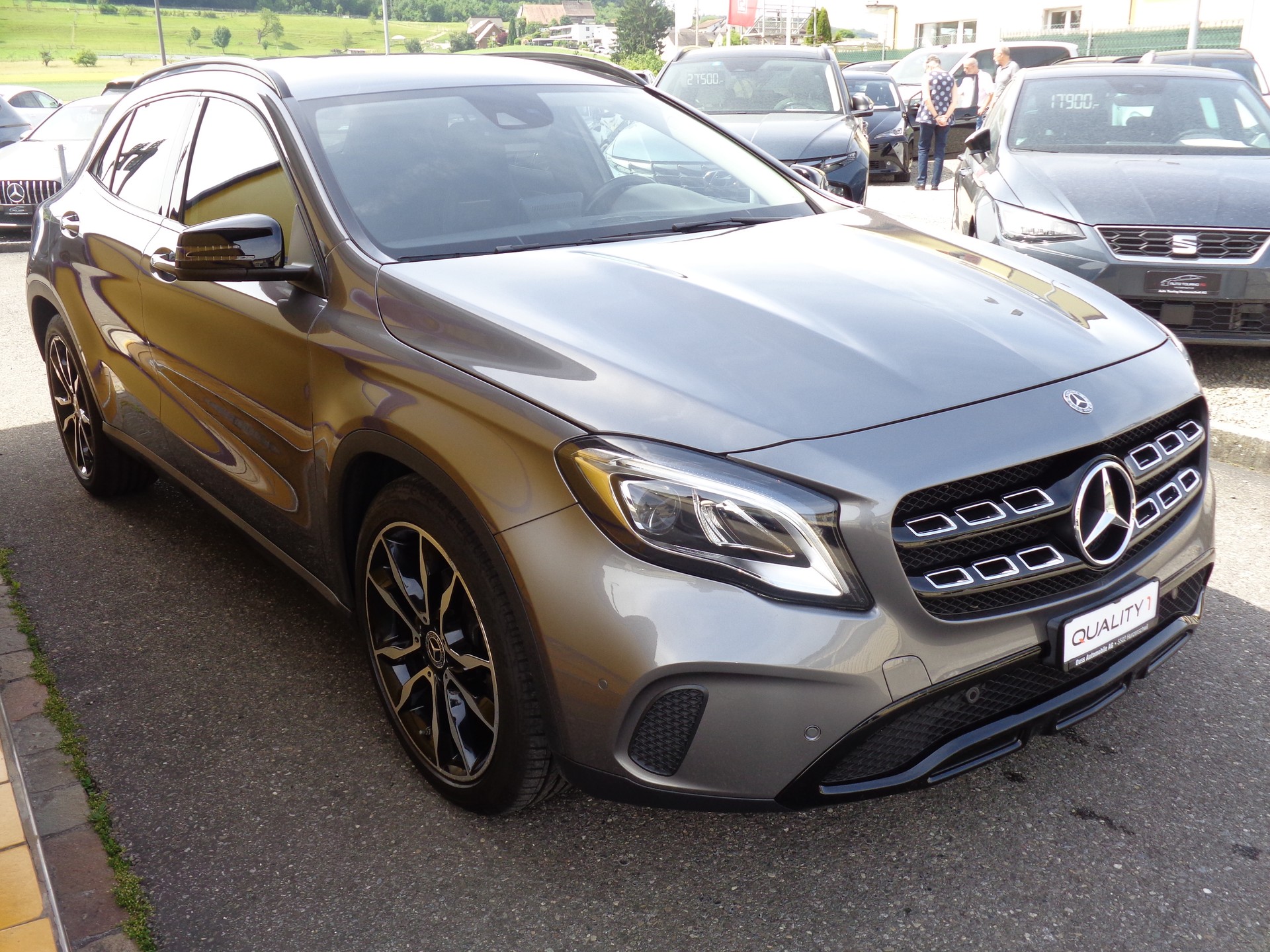MERCEDES-BENZ GLA 200 Night Star 7G-DCT-image-2