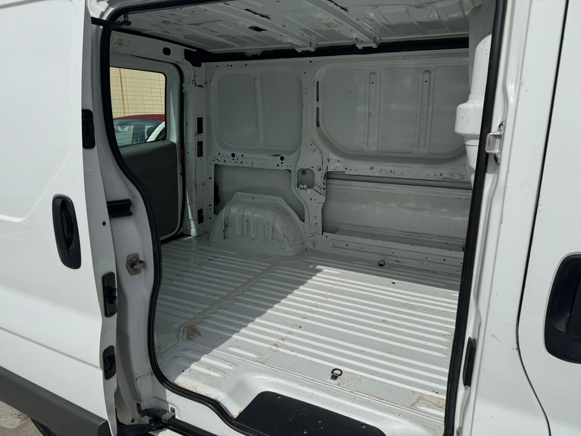 RENAULT Trafic 2.0 dCi 115 2.9t L1H1-image-8