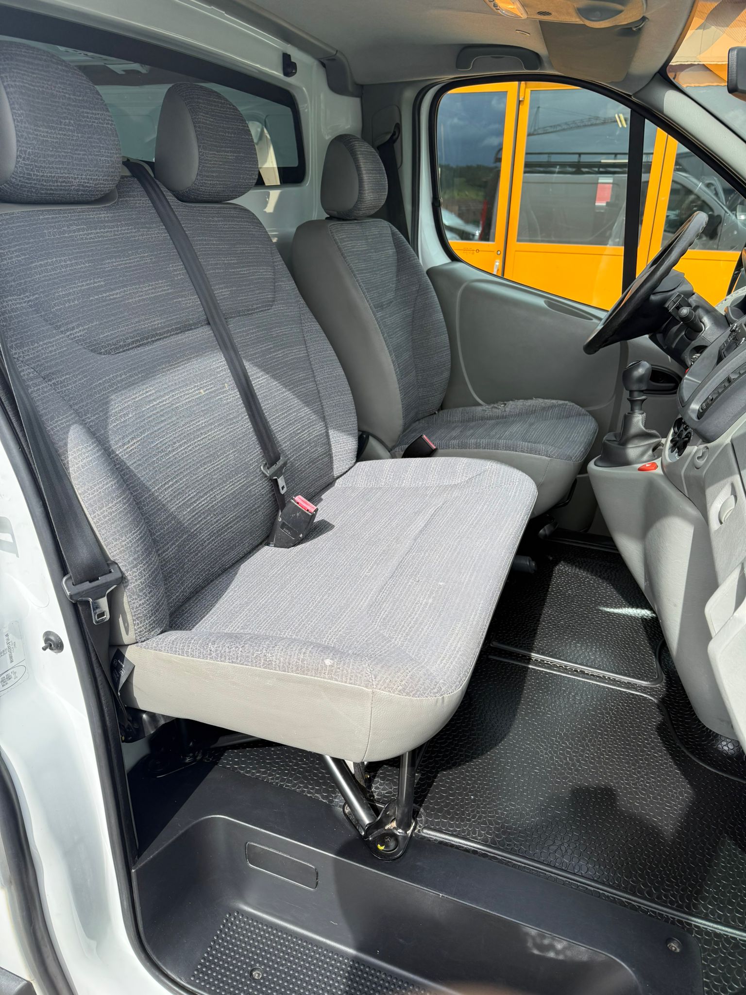 RENAULT Trafic 2.0 dCi 115 2.9t L1H1-image-7