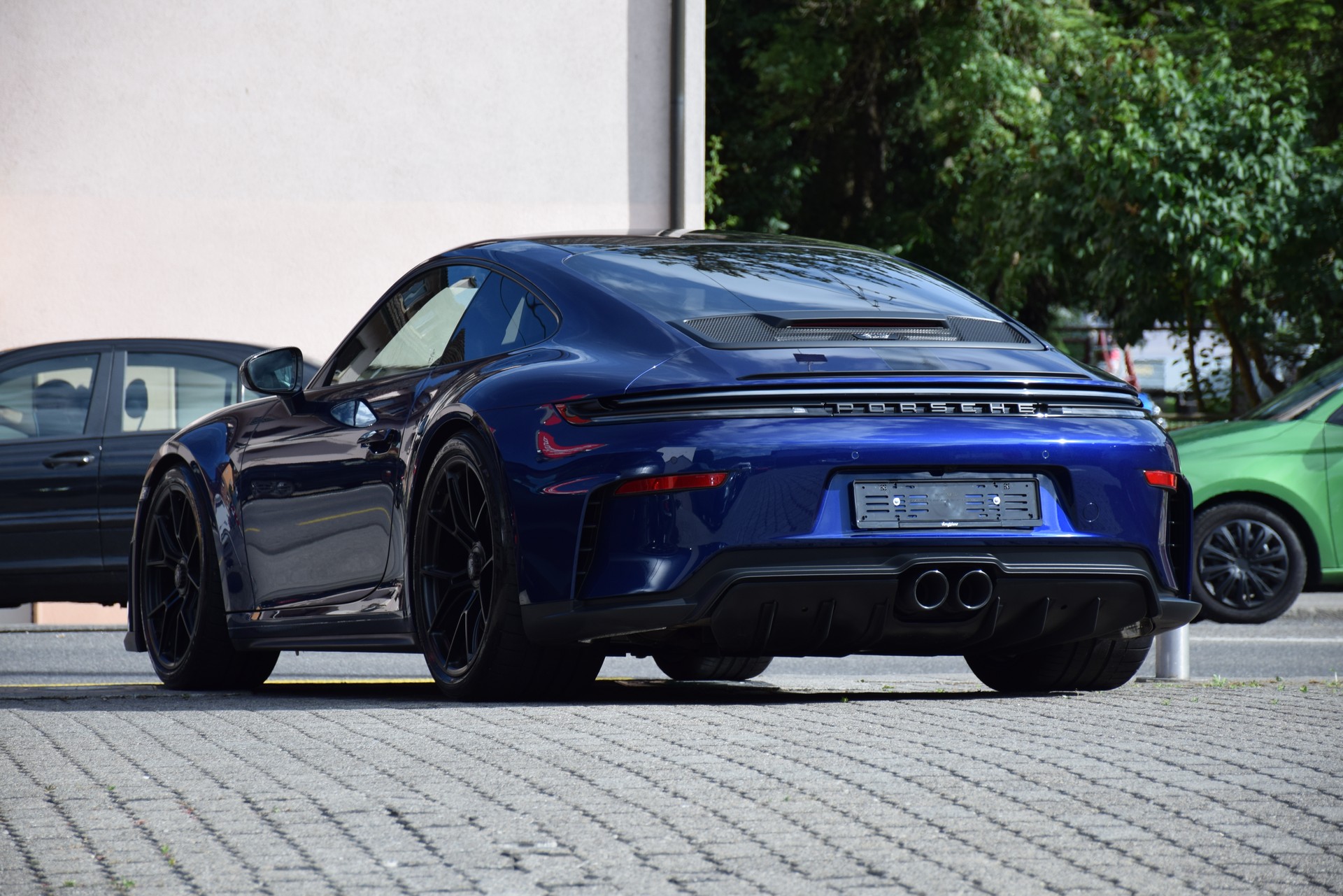 PORSCHE 911 GT3 Touring-image-7