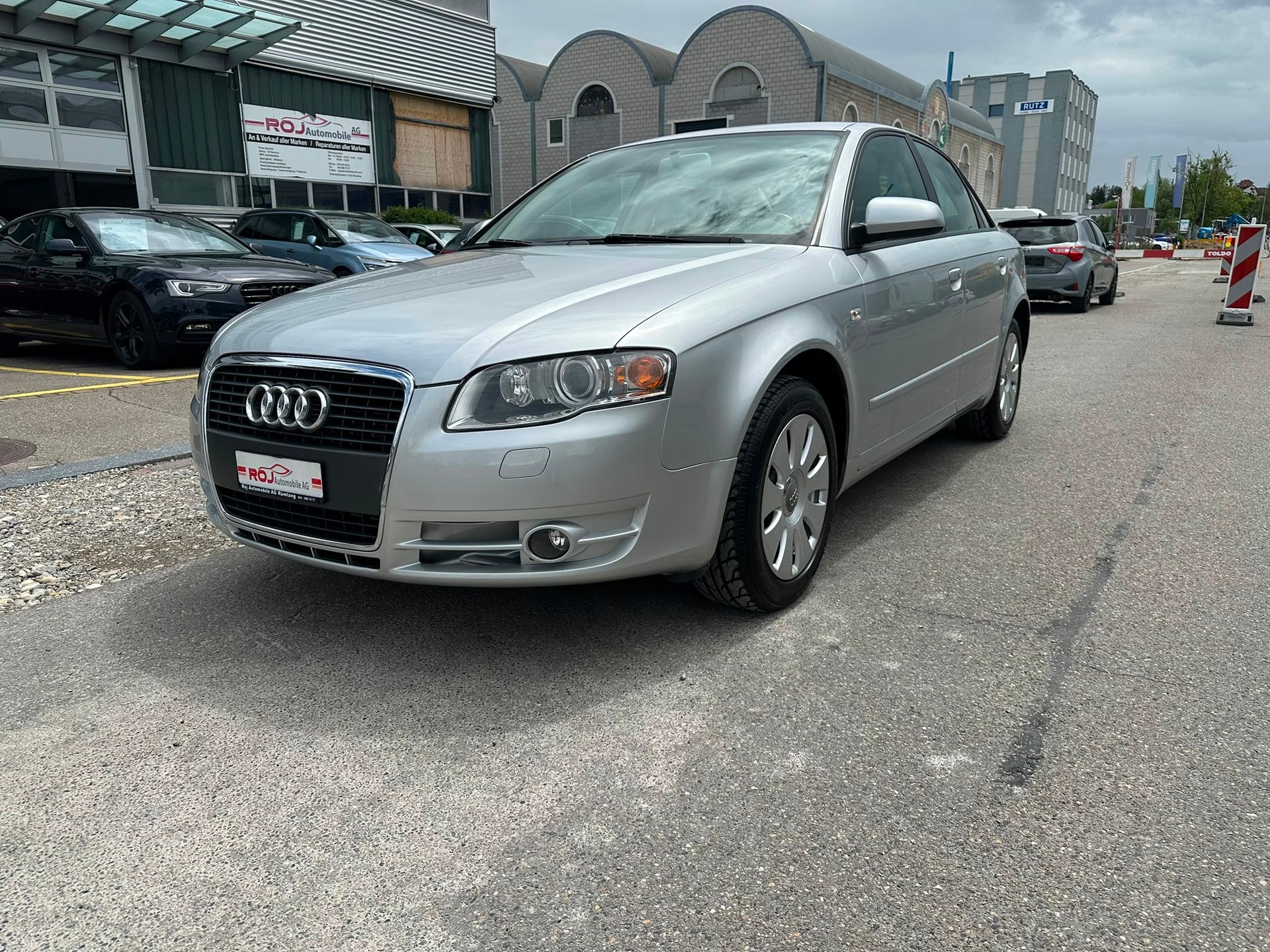 AUDI A4 Limousine 1.8 T-image-1