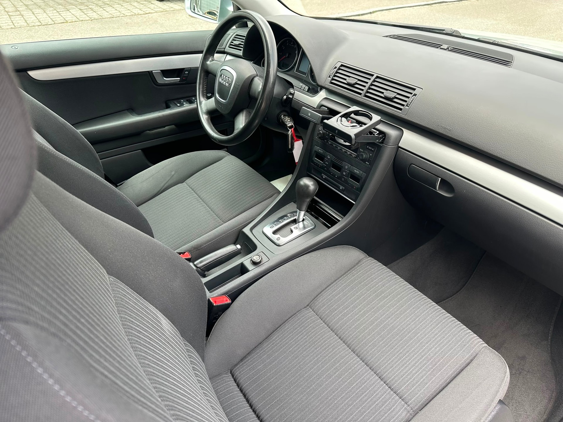 AUDI A4 Limousine 1.8 T-image-14
