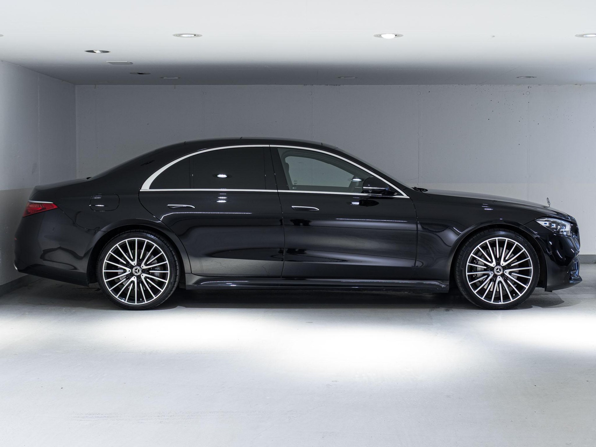 MERCEDES-BENZ S 500 4MATIC-image-1