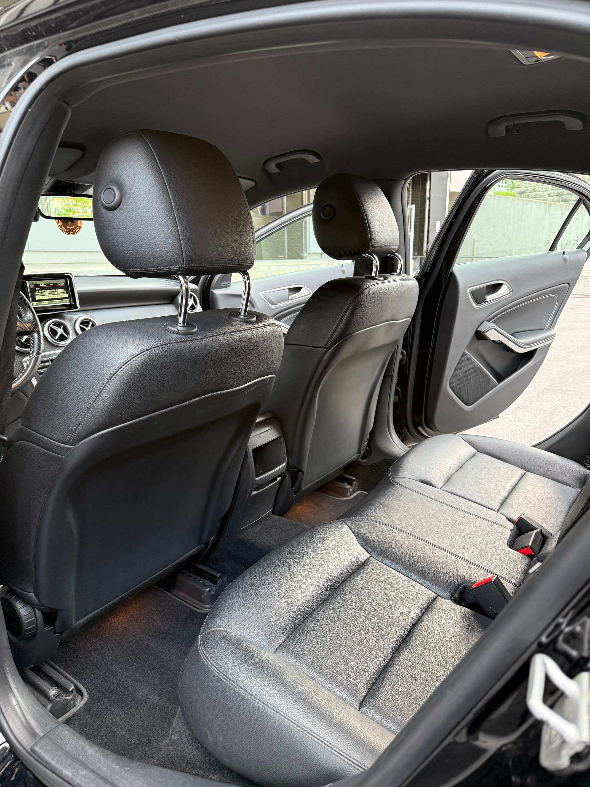 MERCEDES-BENZ A 180 Urban 7G-DCT-image-10